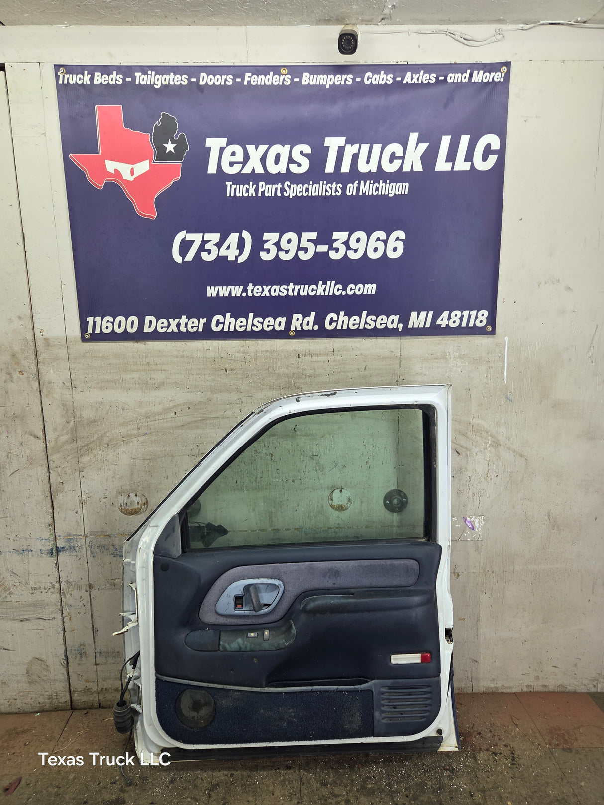 1988-2000 Chevrolet Silverado Suburban GMC Sierra RH Front Passenger Door