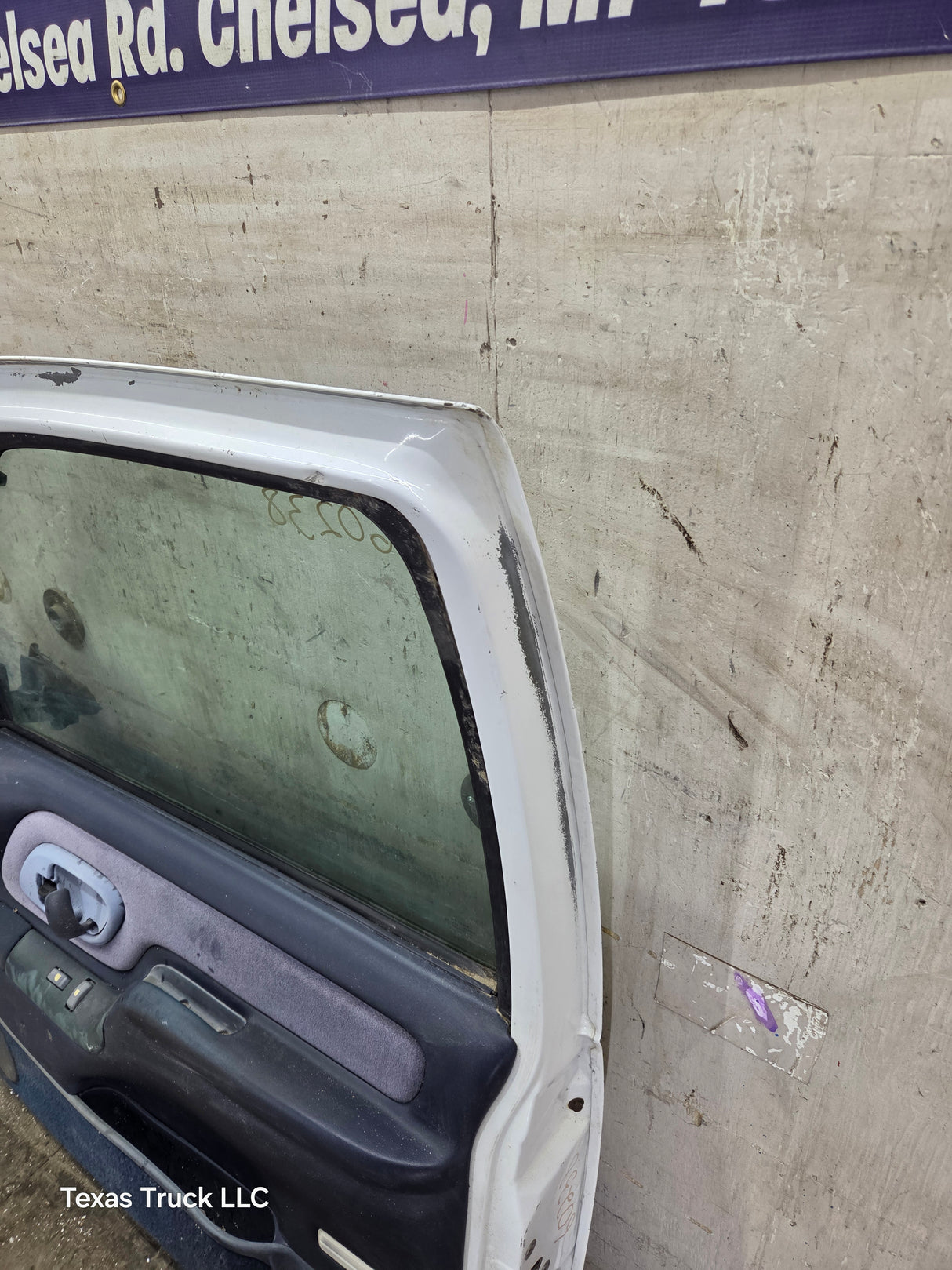 1988-2000 Chevrolet Silverado Suburban GMC Sierra RH Front Passenger Door