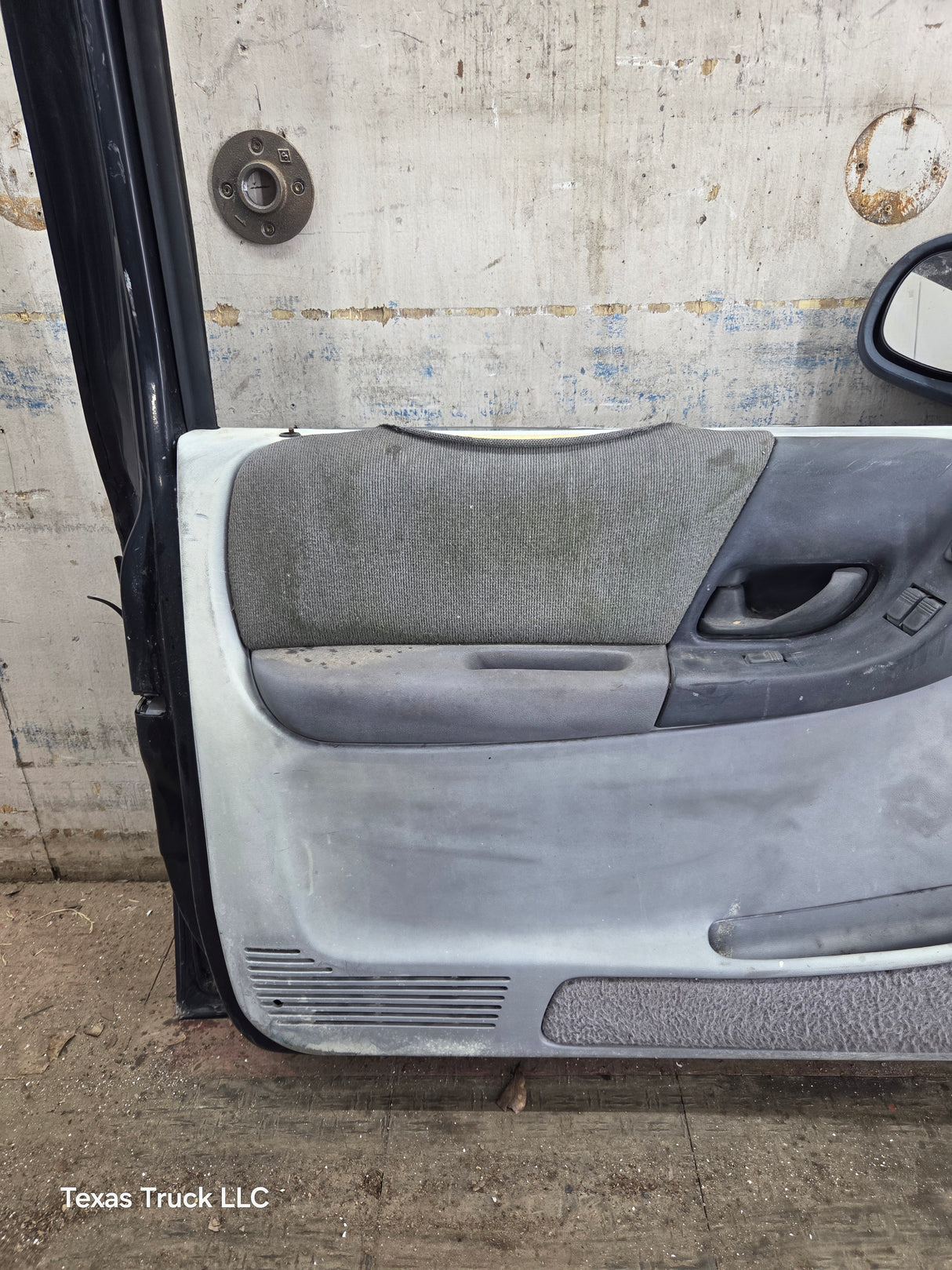 1993-2002 Ford Ranger Driver Side Front Left Hand Door