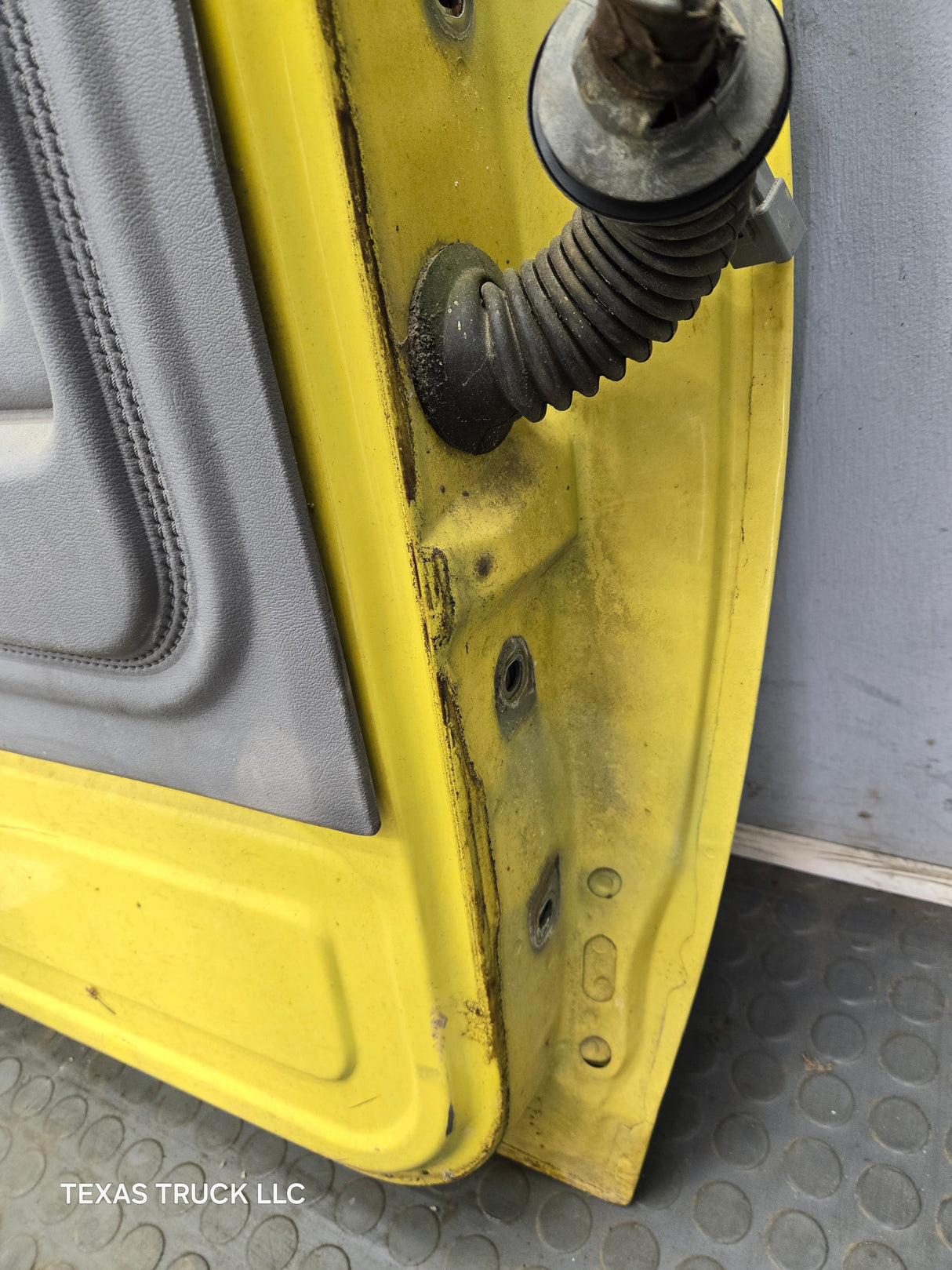 1987-1997 Ford F Series F250 F350 F450 F550 Driver Side Front Door LH