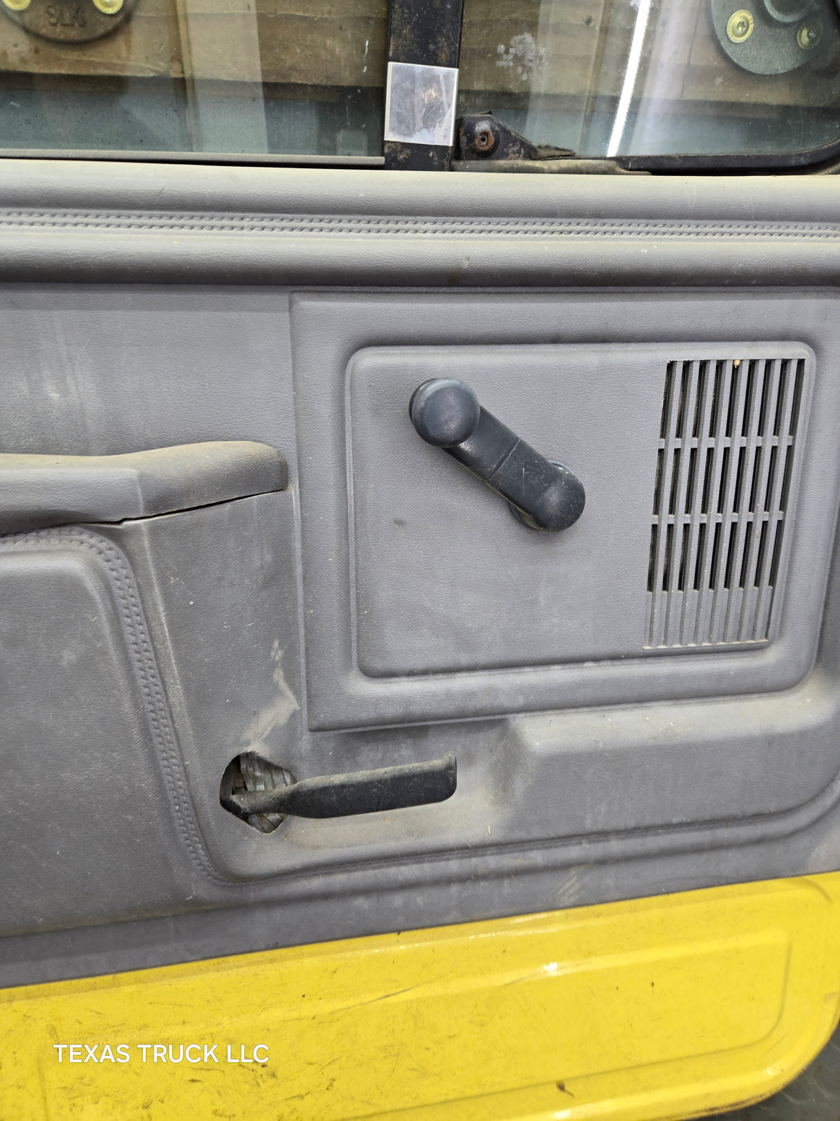 1987-1997 Ford F Series F250 F350 F450 F550 Driver Side Front Door LH