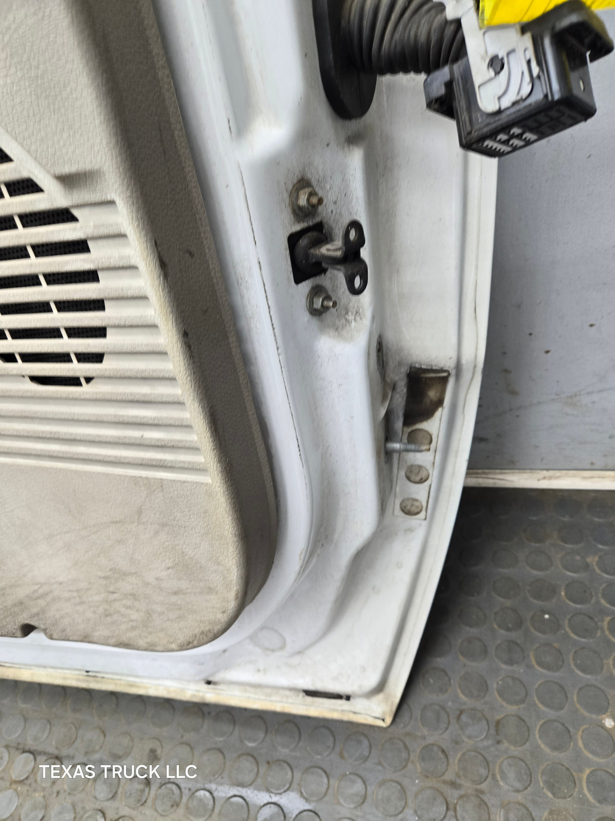 1999-2011 Ford Super Duty LH Driver Side Front Door F250 F350 F450 F550