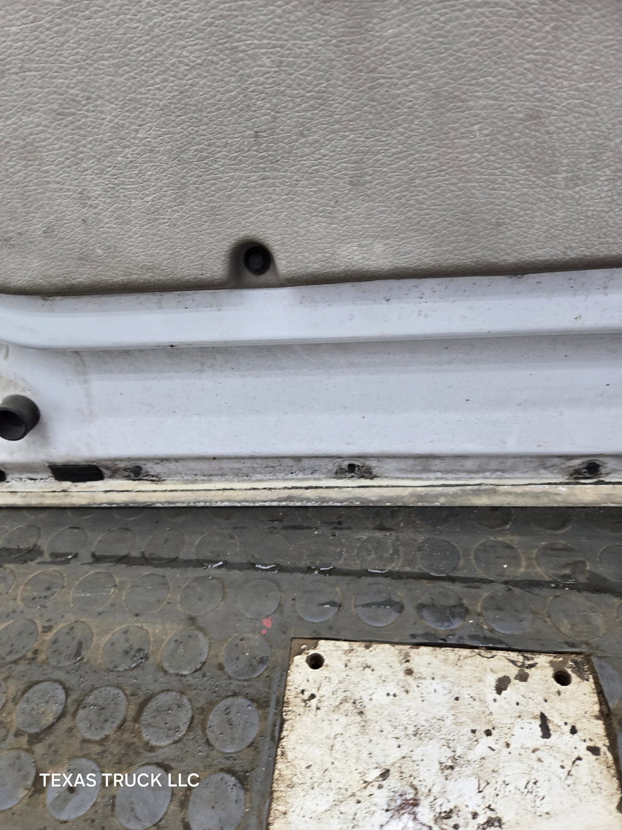 1999-2011 Ford Super Duty LH Driver Side Front Door F250 F350 F450 F550