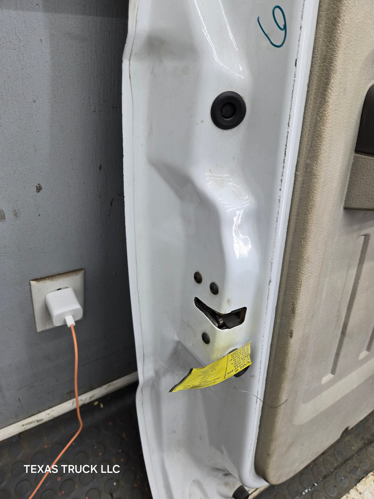 1999-2011 Ford Super Duty LH Driver Side Front Door F250 F350 F450 F550