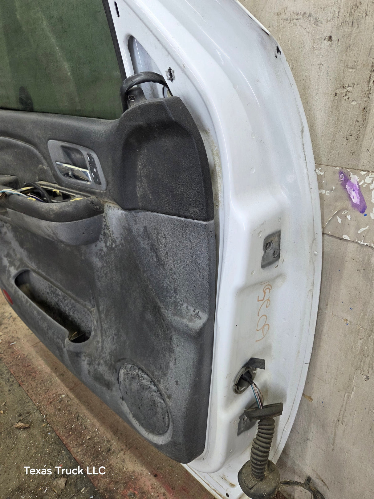 2007-2013 Chevrolet Silverado / GMC Sierra 1500 2500 3500 HD LH Front Driver Side Door