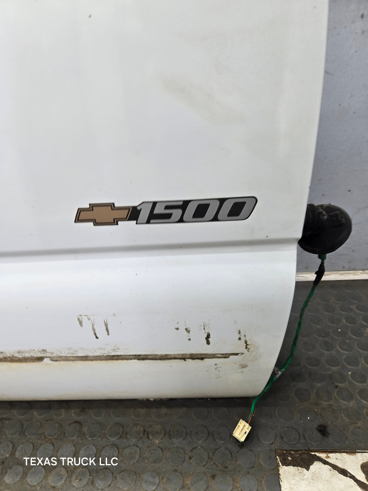 1999-2006 Chevrolet Silverado / GMC Sierra 1500 2500 3500 HD Front Passenger side Door RH