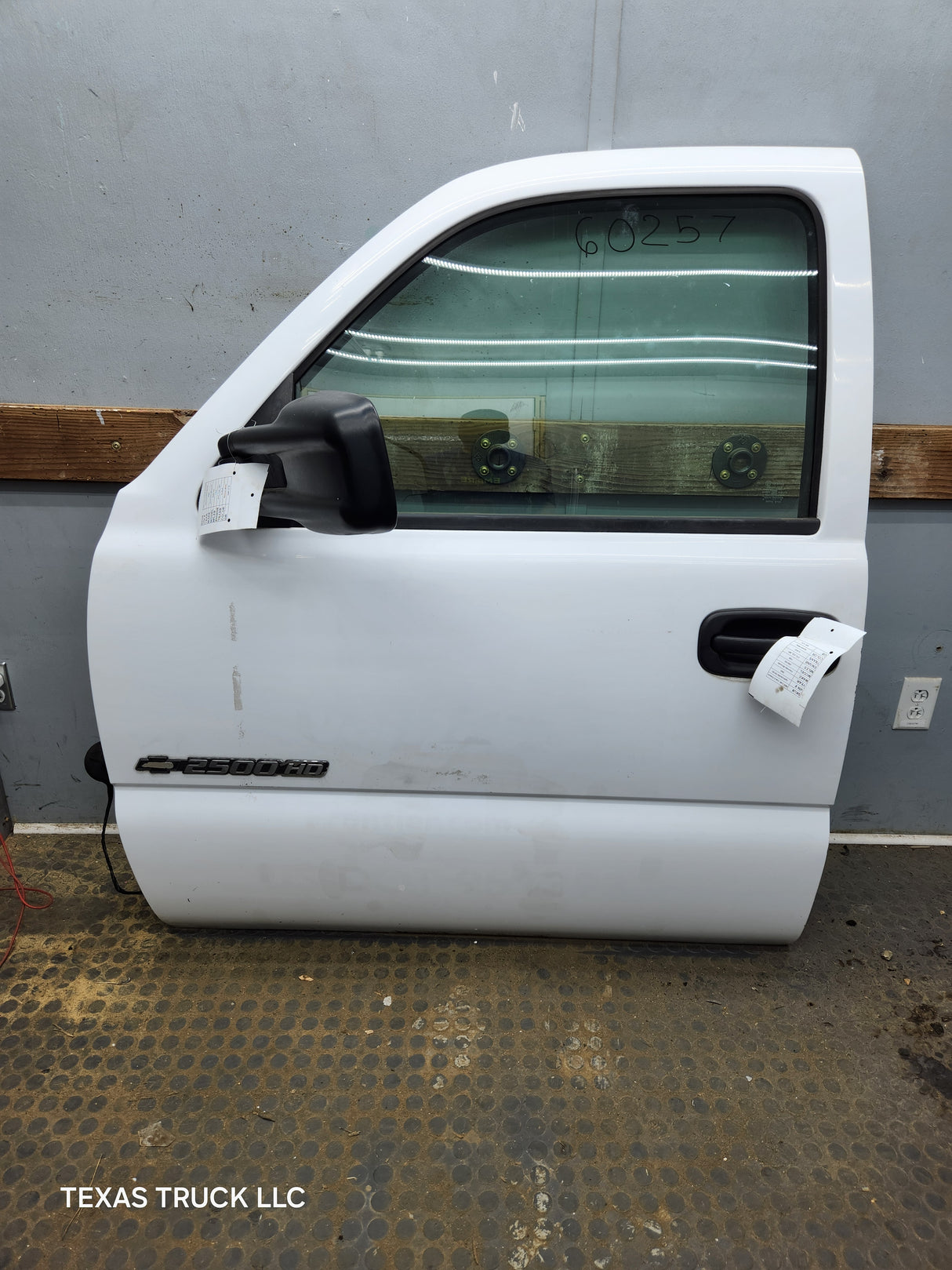 1999-2006 Chevrolet Silverado / GMC Sierra 1500 2500 3500 HD Front Driver Side Door LH