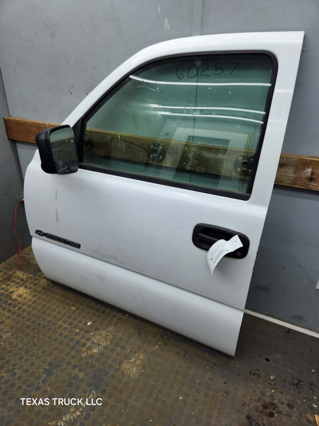 1999-2006 Chevrolet Silverado / GMC Sierra 1500 2500 3500 HD Front Driver Side Door LH