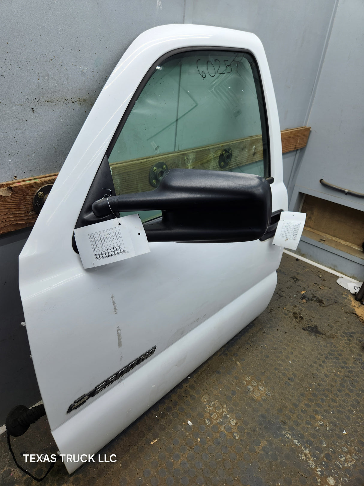 1999-2006 Chevrolet Silverado / GMC Sierra 1500 2500 3500 HD Front Driver Side Door LH