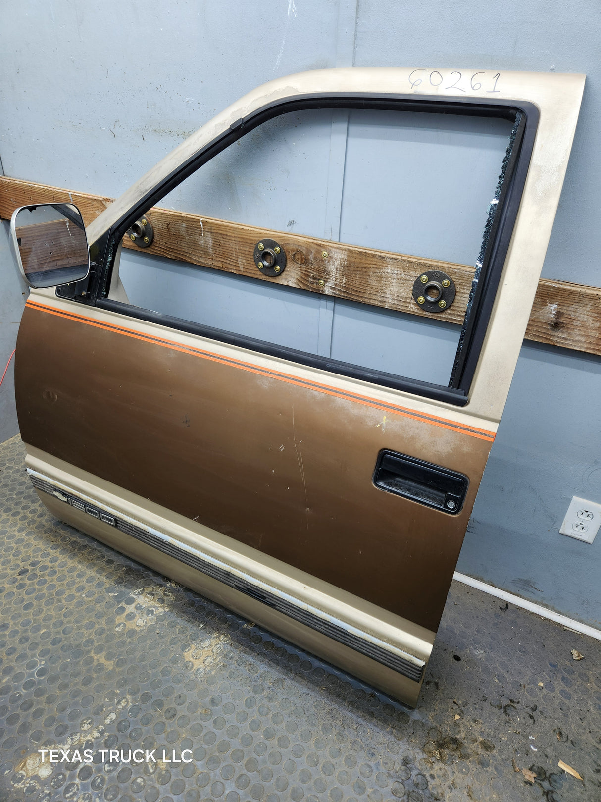 1988-2000 Chevrolet Silverado Suburban GMC Sierra LH Front Driver Side Door