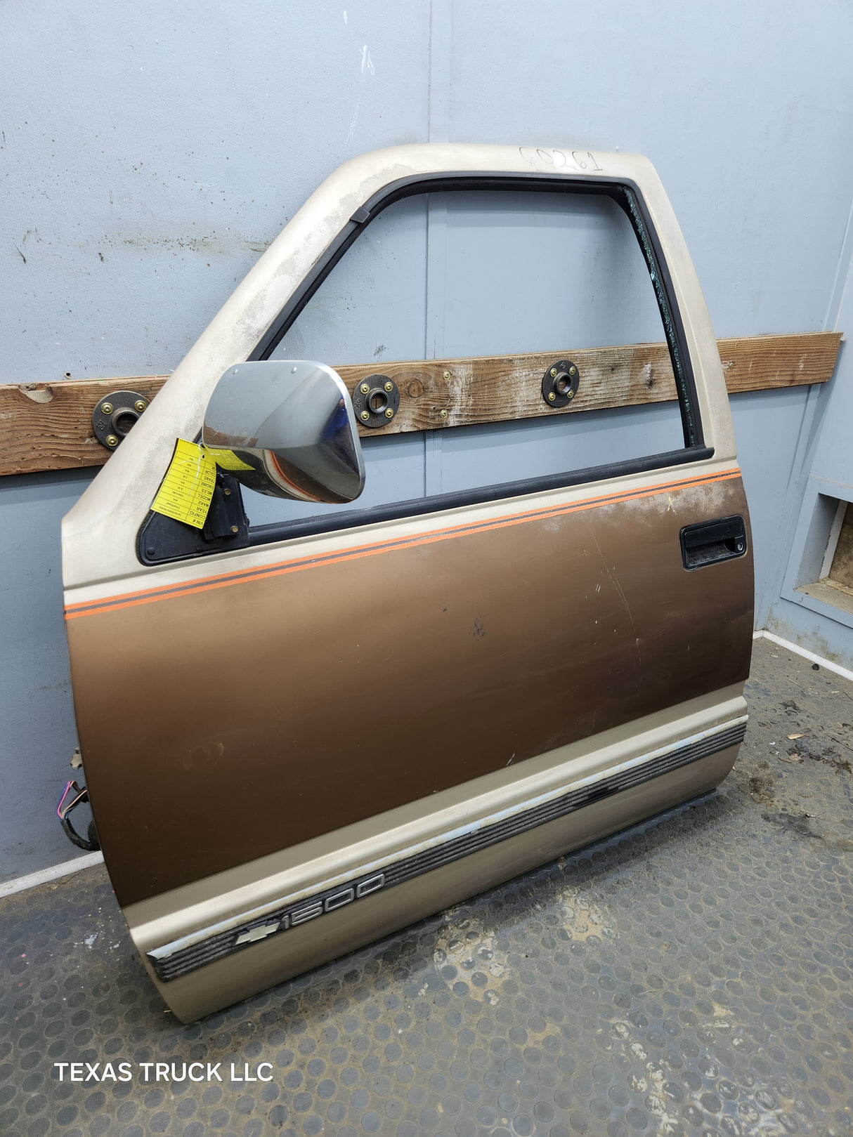 1988-2000 Chevrolet Silverado Suburban GMC Sierra LH Front Driver Side Door