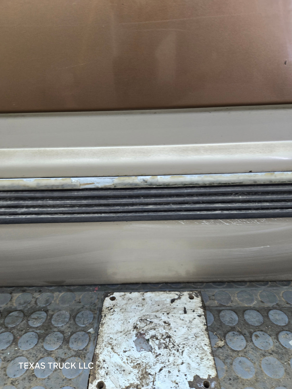 1988-2000 Chevrolet Silverado Suburban GMC Sierra RH Front Passenger Door