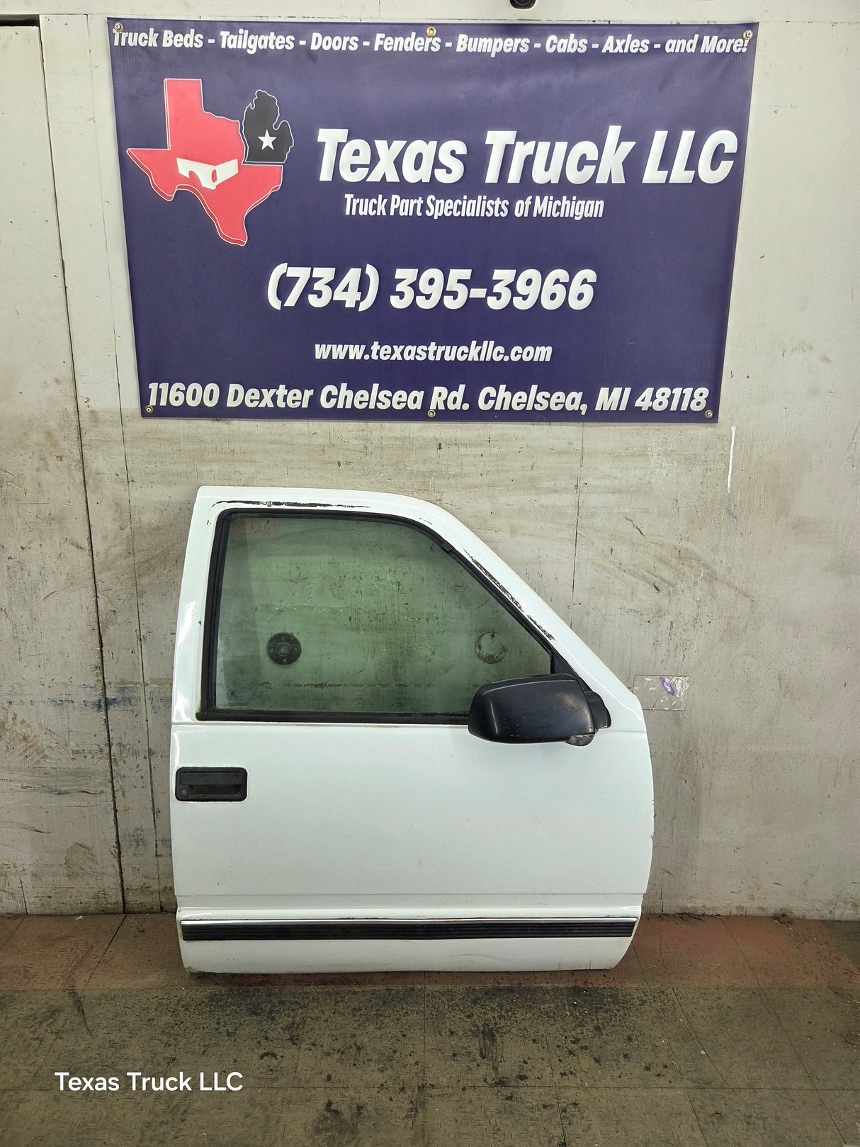 1988-2000 Chevrolet Silverado Suburban GMC Sierra RH Front Passenger Door