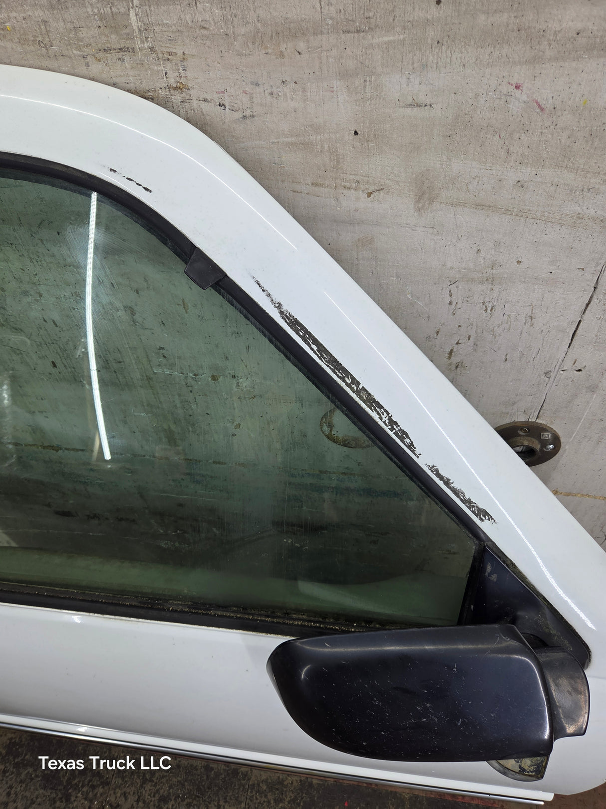 1988-2000 Chevrolet Silverado Suburban GMC Sierra RH Front Passenger Door