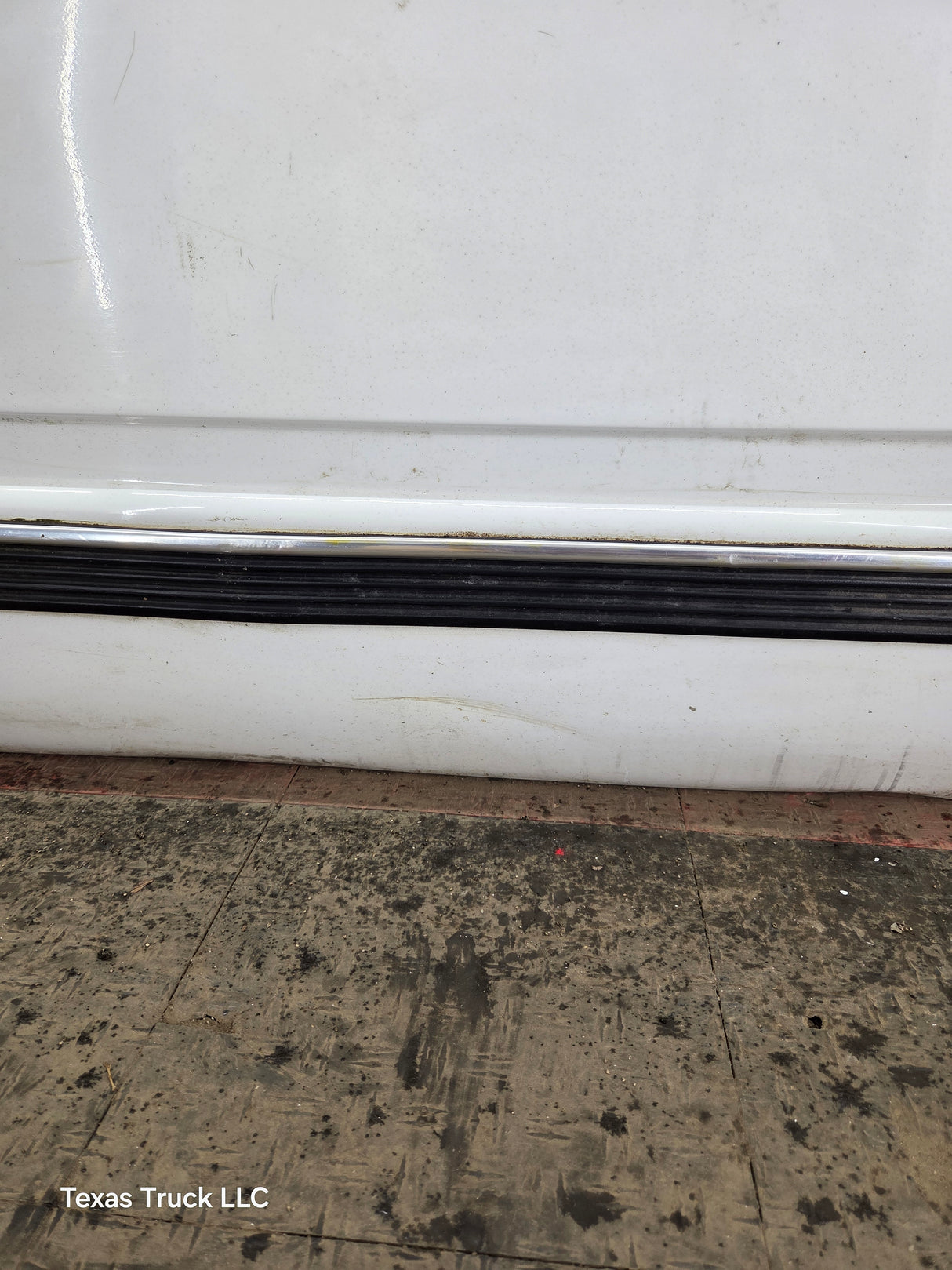 1988-2000 Chevrolet Silverado Suburban GMC Sierra RH Front Passenger Door