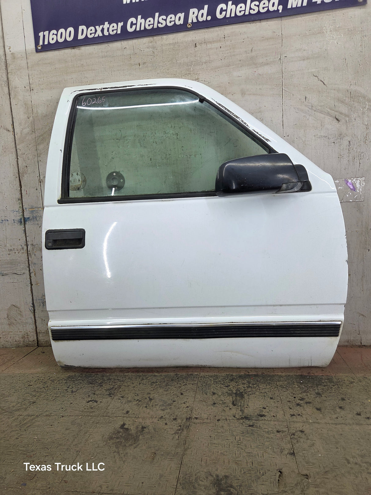 1988-2000 Chevrolet Silverado Suburban GMC Sierra RH Front Passenger Door