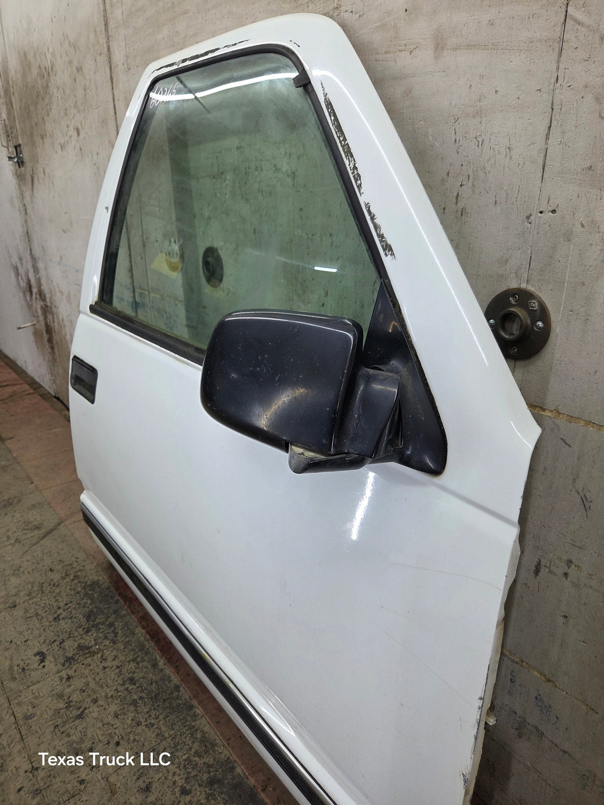1988-2000 Chevrolet Silverado Suburban GMC Sierra RH Front Passenger Door