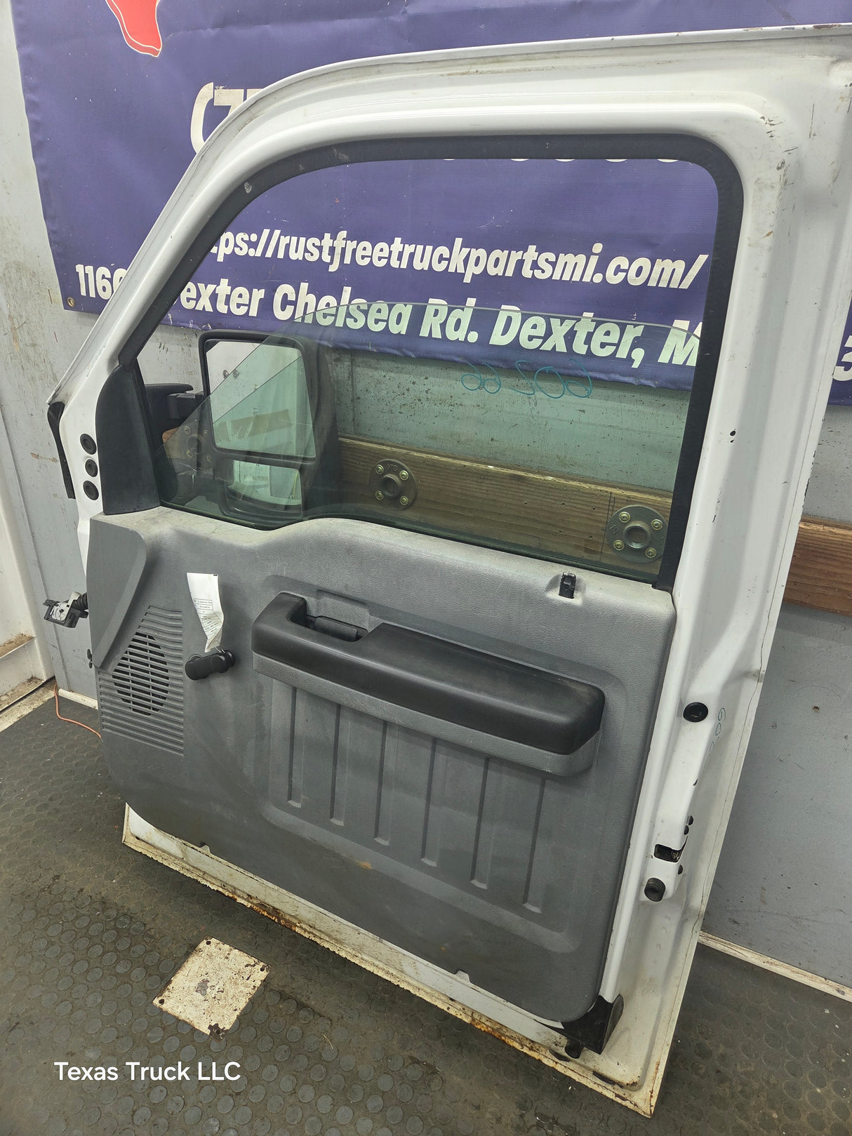 1999-2011 Ford Super Duty / Excursion Front Passenger RH Door F250 F350 F450 F550- Oxford White