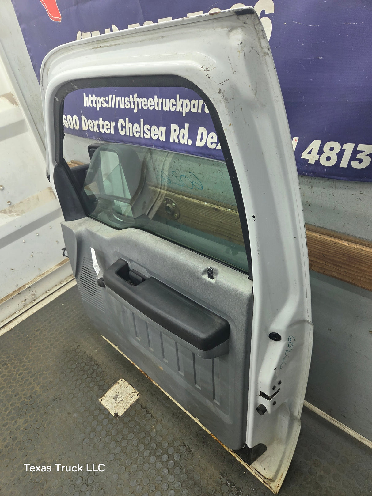 1999-2011 Ford Super Duty / Excursion Front Passenger RH Door F250 F350 F450 F550- Oxford White
