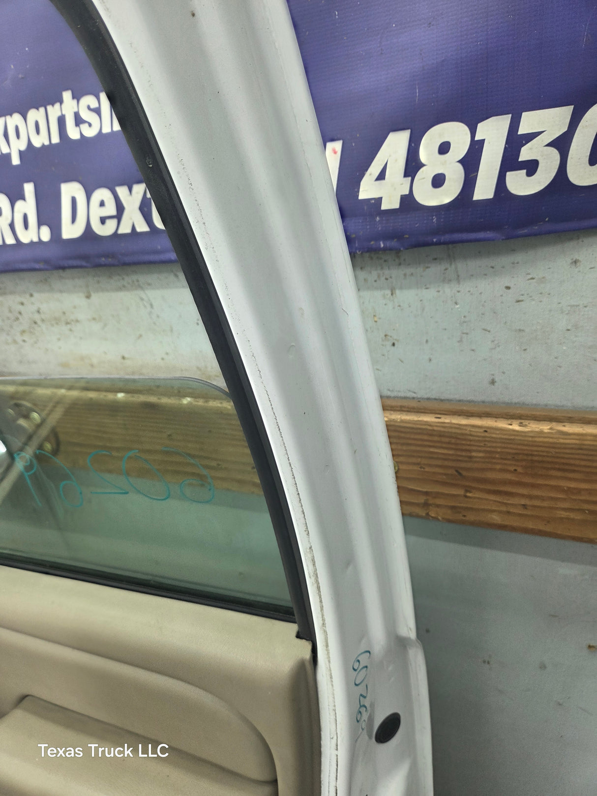 1999-2006 Chevrolet Silverado / GMC Sierra 1500 2500 3500 HD Front Passenger side Door RH
