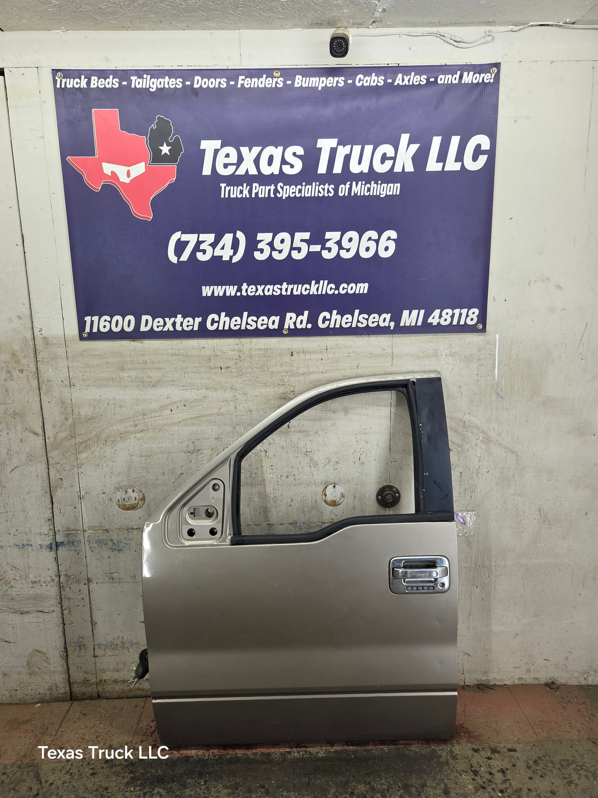 2004-2008 Ford F150 Crew Cab Driver Side Front Door LH