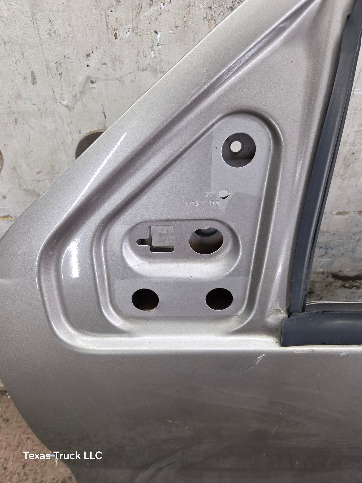 2004-2008 Ford F150 Crew Cab Driver Side Front Door LH