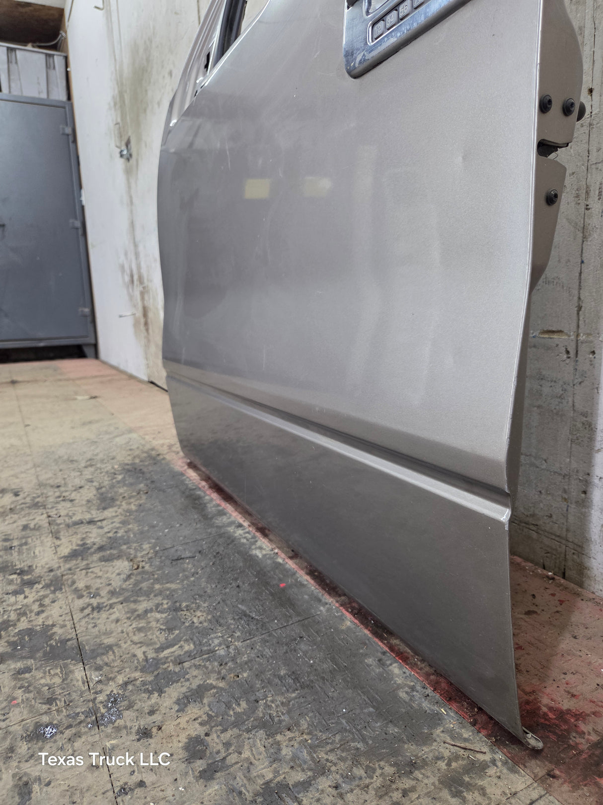 2004-2008 Ford F150 Crew Cab Driver Side Front Door LH