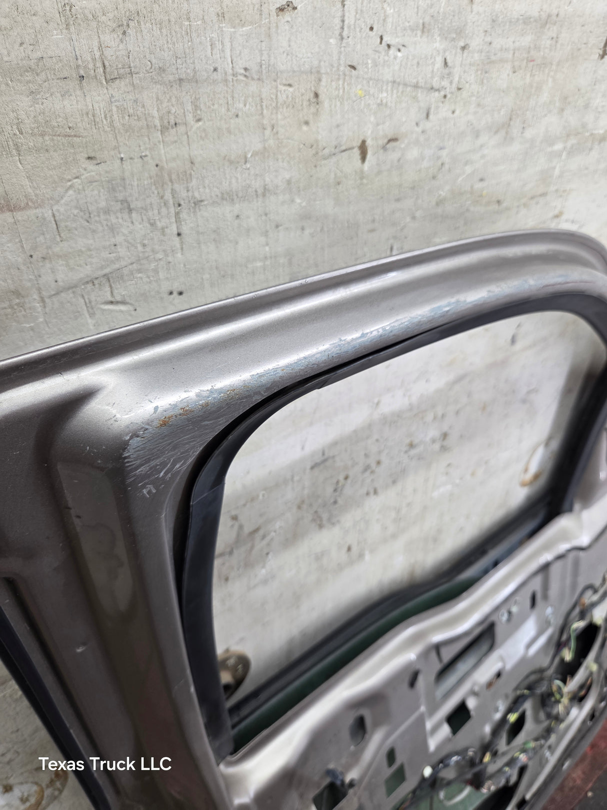 2004-2008 Ford F150 Crew Cab Driver Side Front Door LH