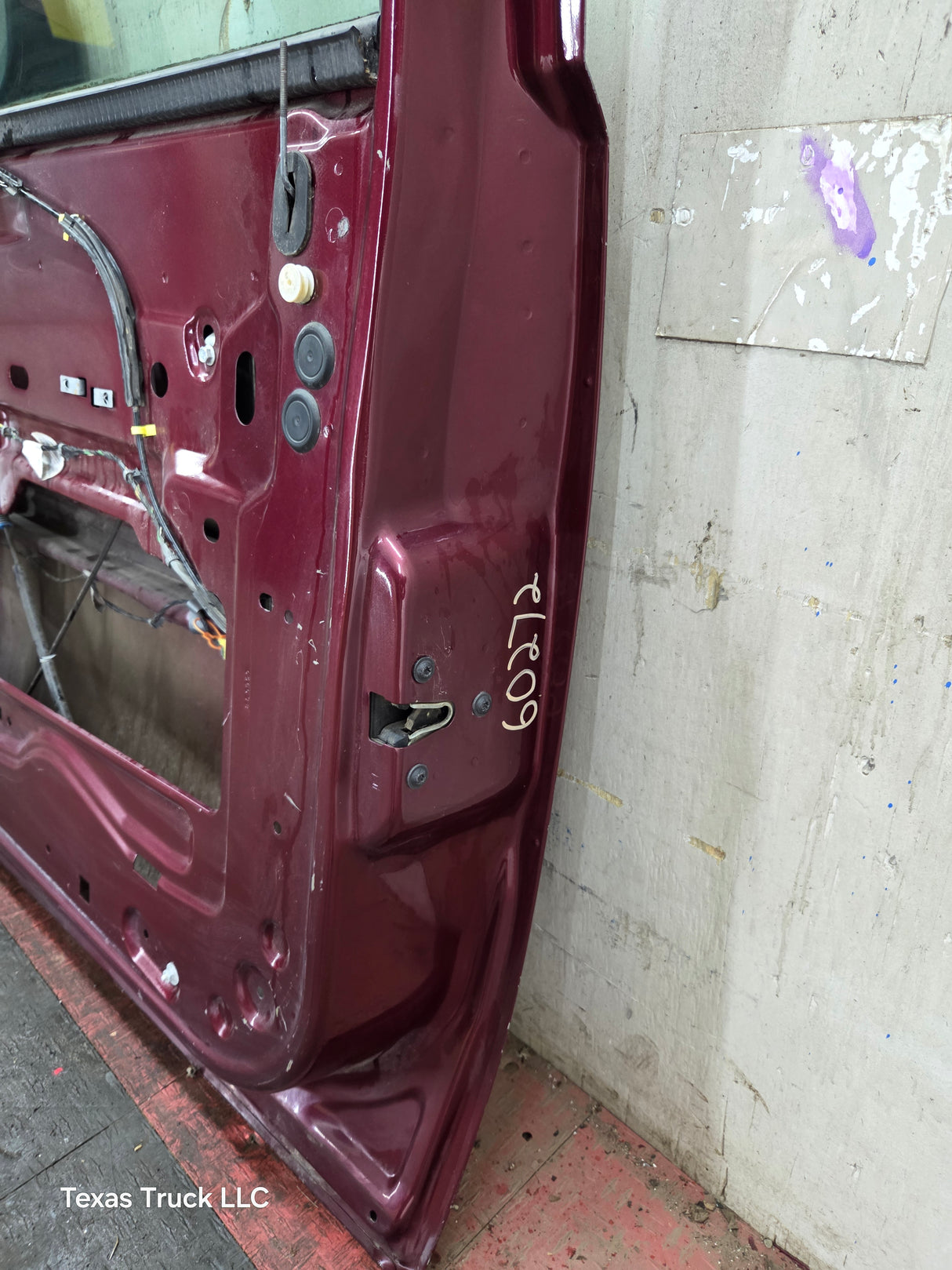 2007-2013 Chevrolet Silverado / GMC Sierra 1500 2500 3500 HD RH Front Passenger Side Door