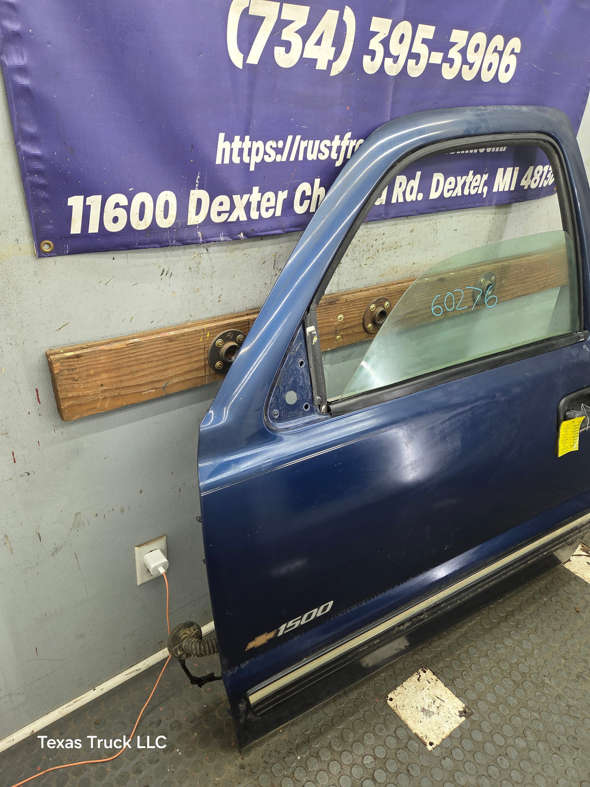 1999-2006 Chevrolet Silverado / GMC Sierra 1500 2500 3500 HD Front Driver Side Door LH