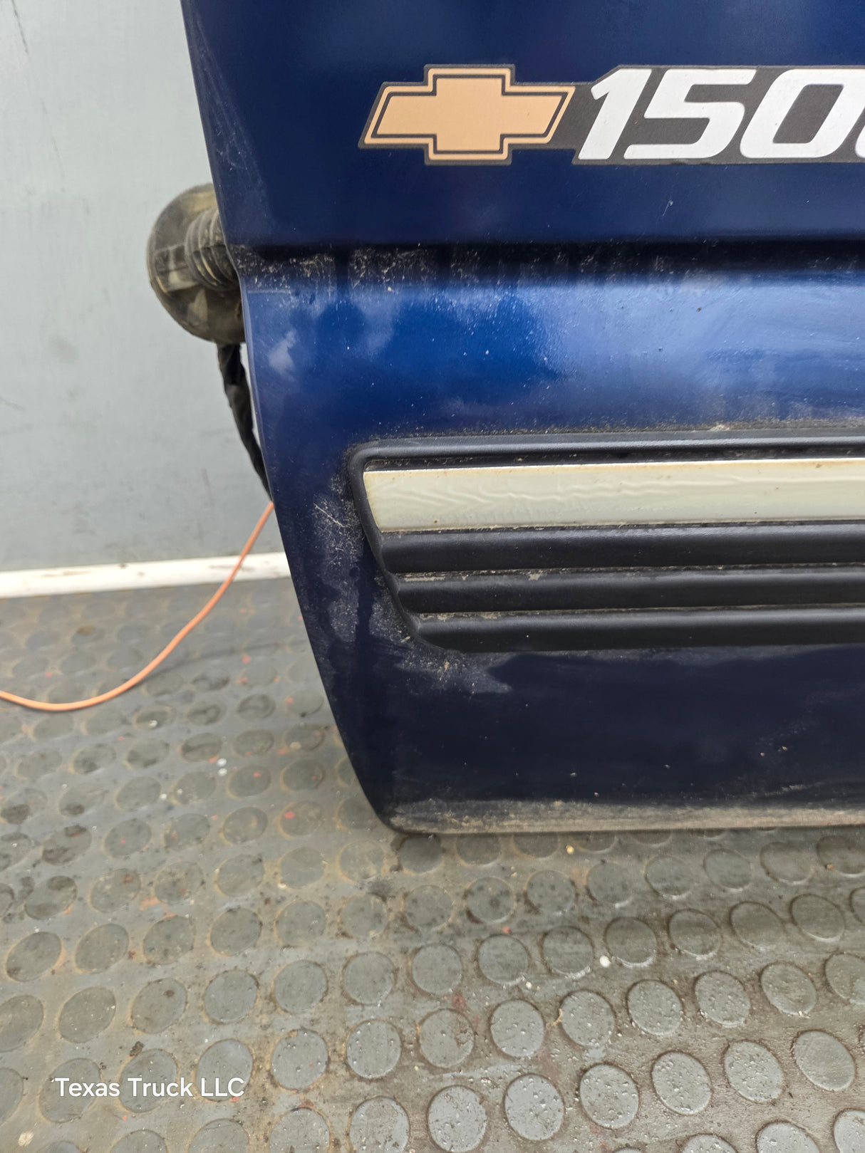 1999-2006 Chevrolet Silverado / GMC Sierra 1500 2500 3500 HD Front Driver Side Door LH