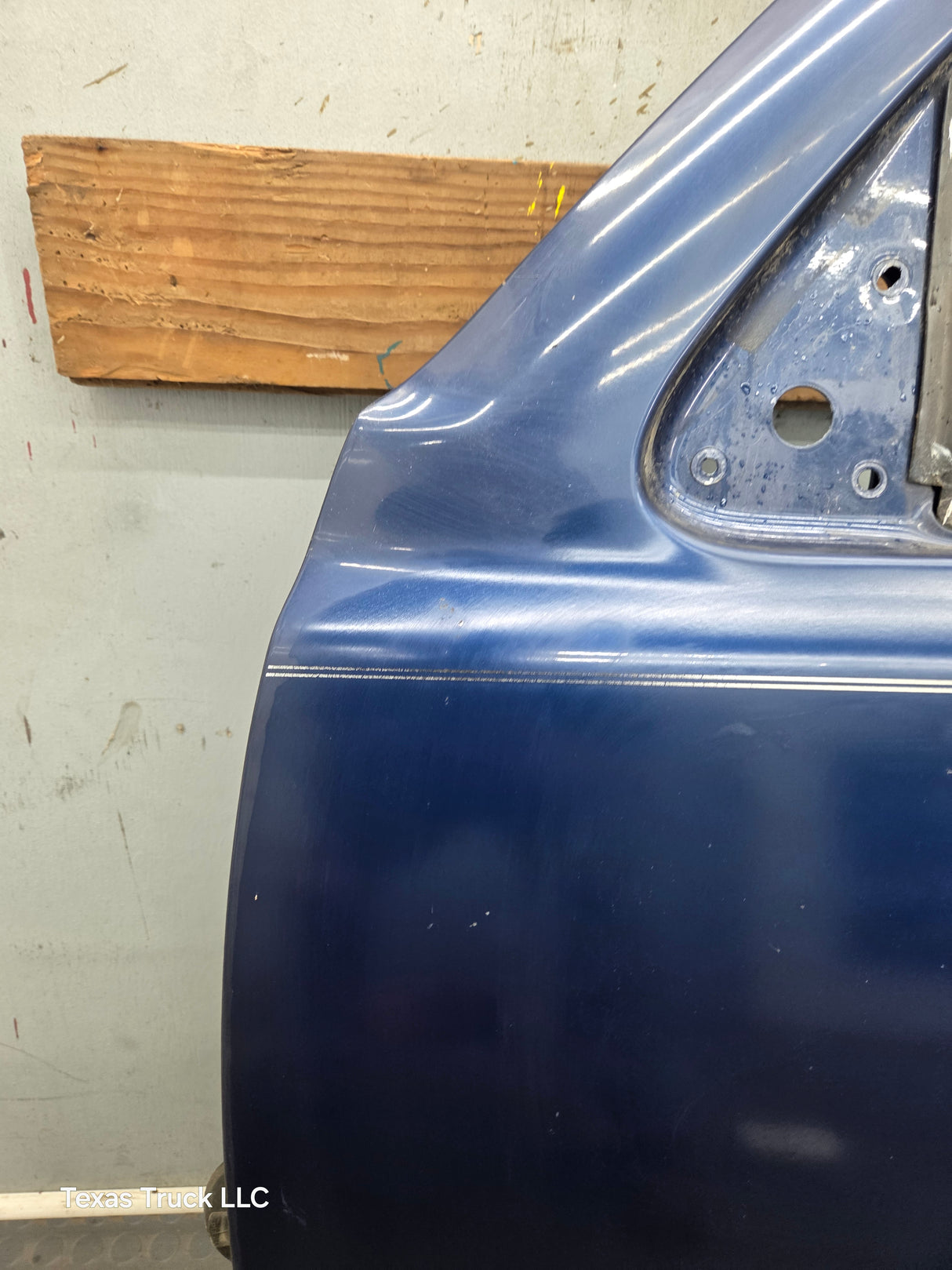 1999-2006 Chevrolet Silverado / GMC Sierra 1500 2500 3500 HD Front Driver Side Door LH