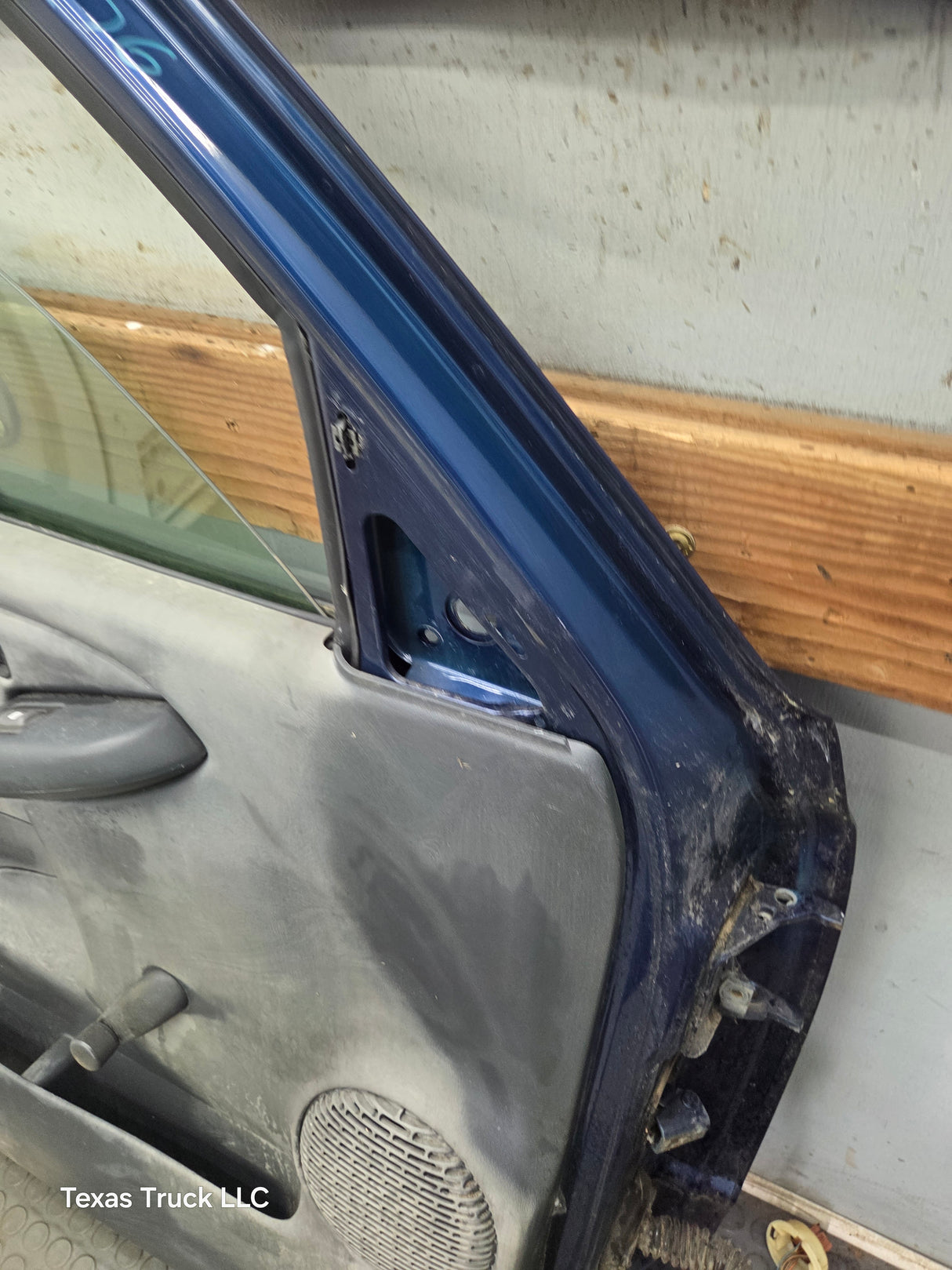 1999-2006 Chevrolet Silverado / GMC Sierra 1500 2500 3500 HD Front Driver Side Door LH