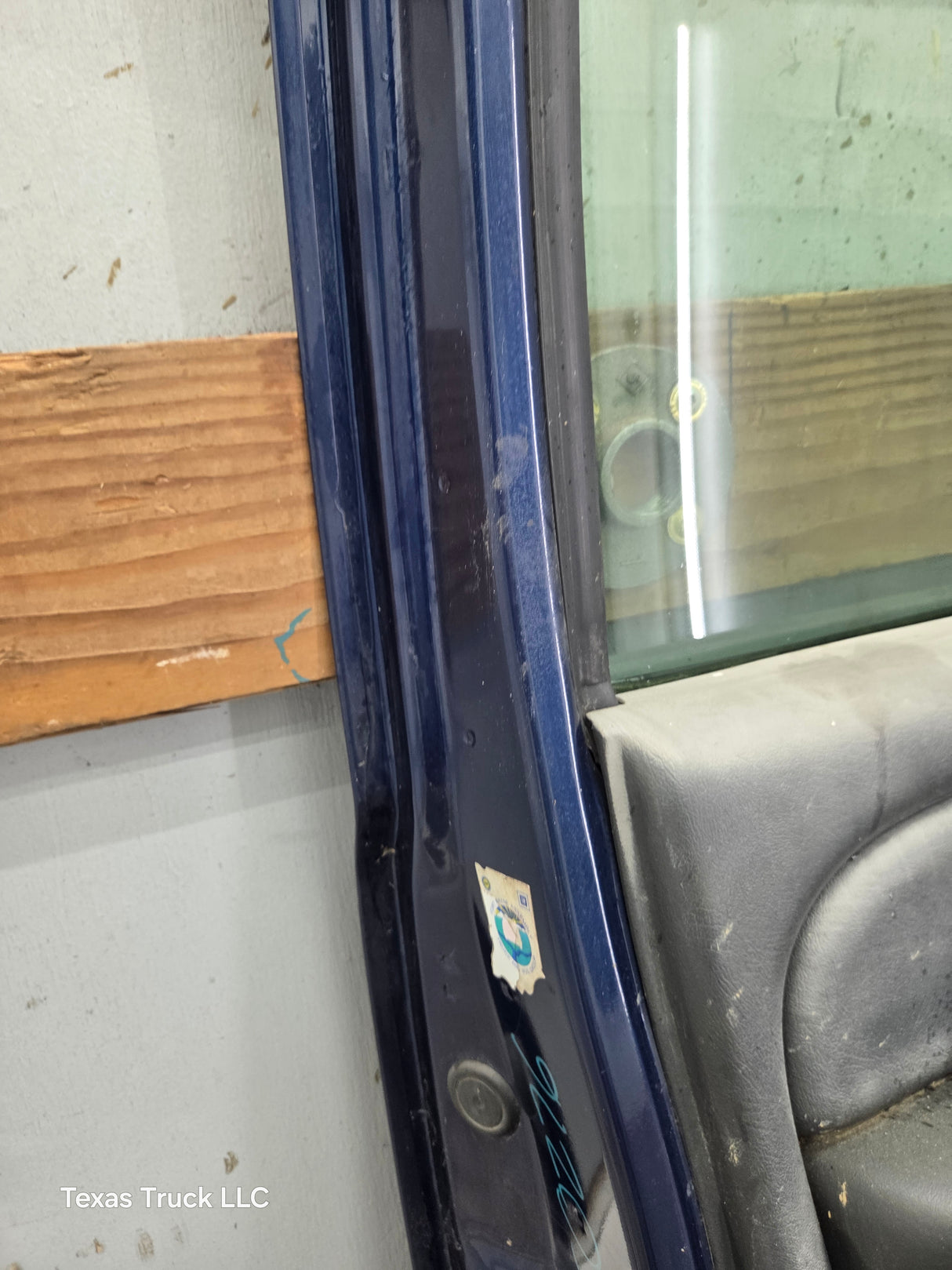 1999-2006 Chevrolet Silverado / GMC Sierra 1500 2500 3500 HD Front Driver Side Door LH