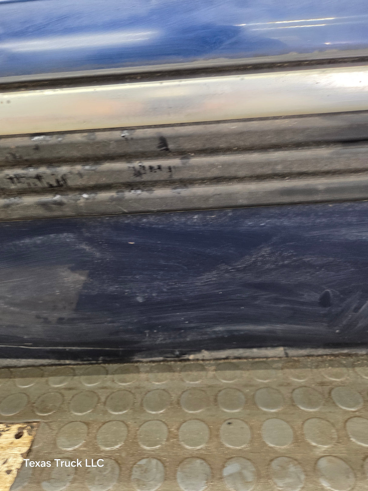 1999-2006 Chevrolet Silverado / GMC Sierra 1500 2500 3500 HD Front Passenger side Door RH