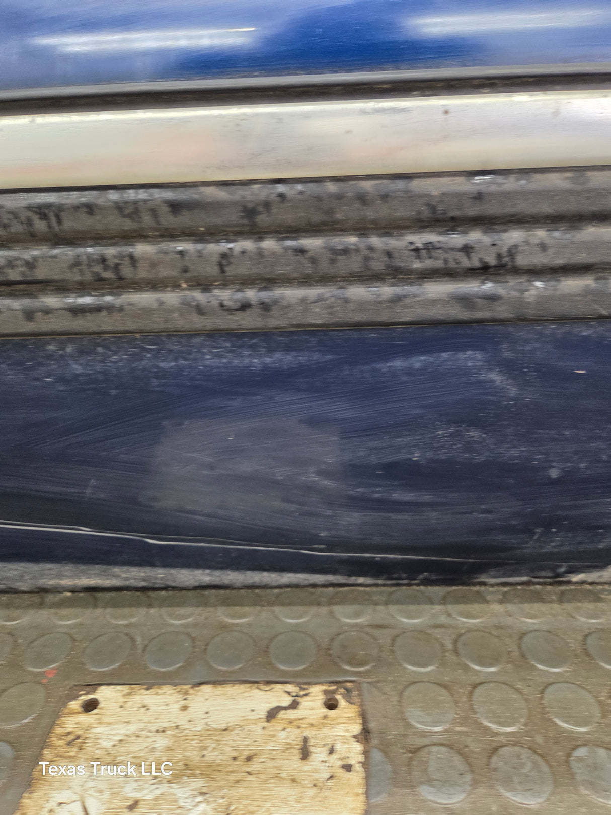 1999-2006 Chevrolet Silverado / GMC Sierra 1500 2500 3500 HD Front Passenger side Door RH