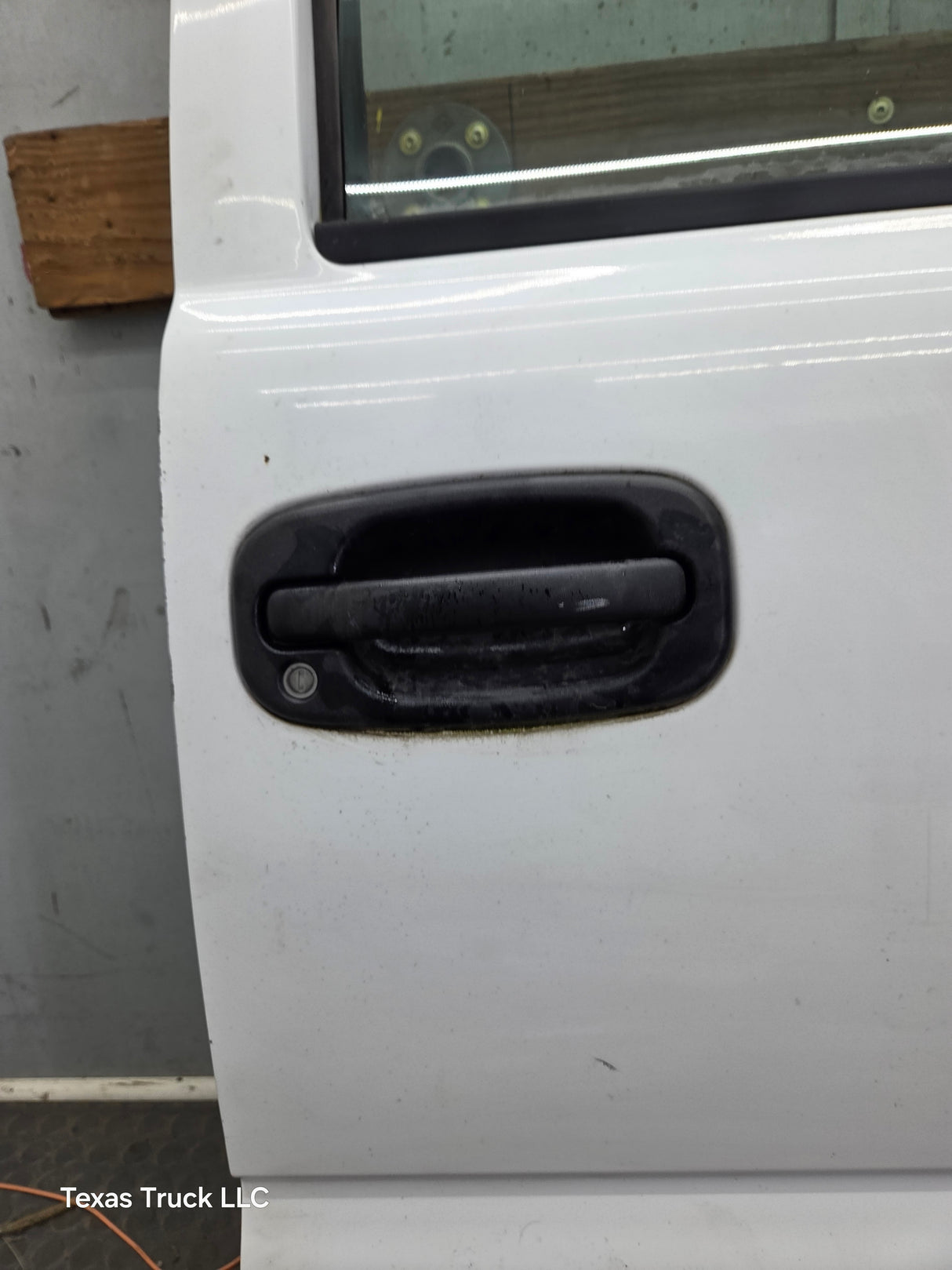 1999-2006 Chevrolet Silverado / GMC Sierra 1500 2500 3500 HD Front Passenger side Door RH