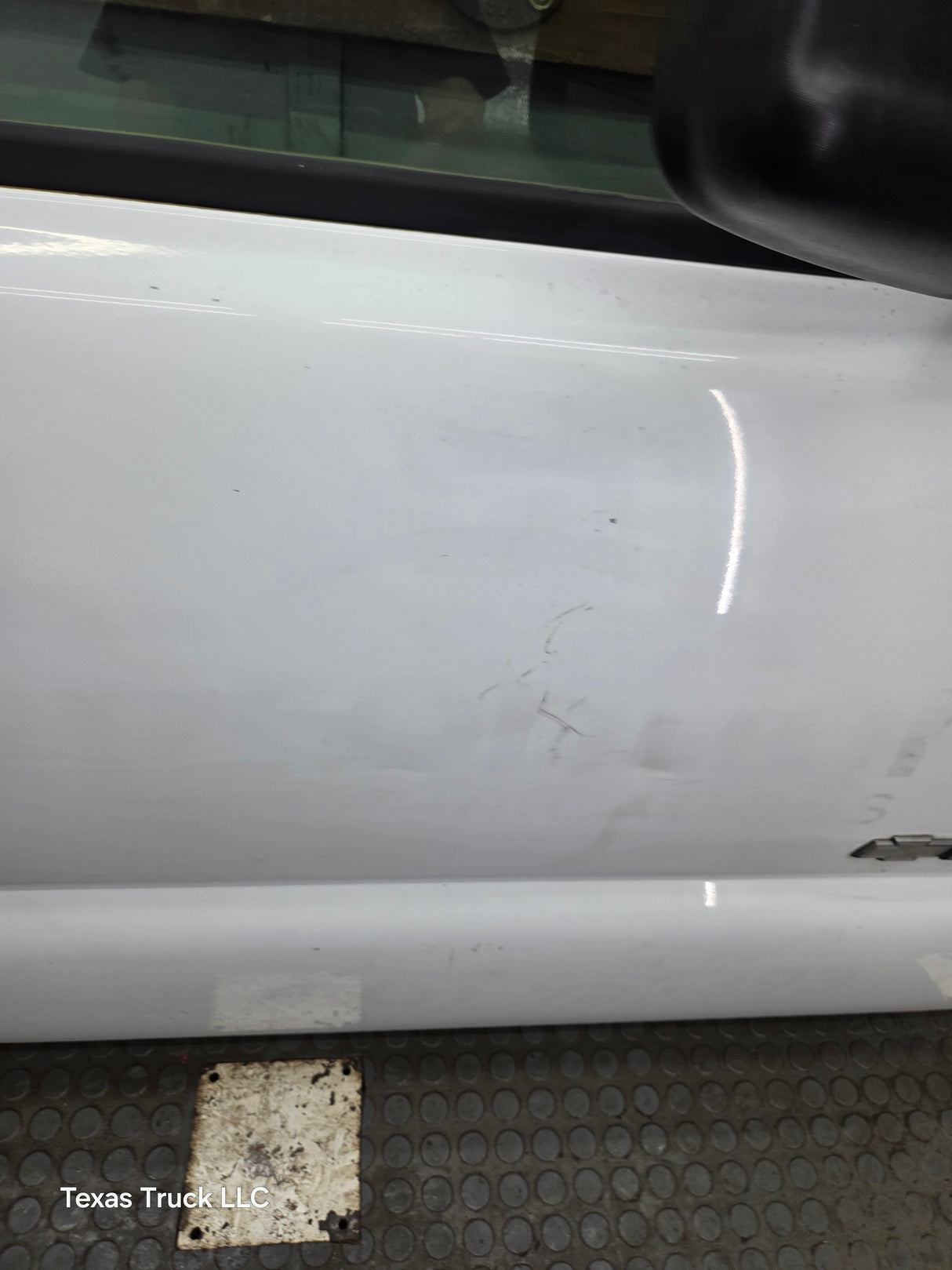 1999-2006 Chevrolet Silverado / GMC Sierra 1500 2500 3500 HD Front Passenger side Door RH