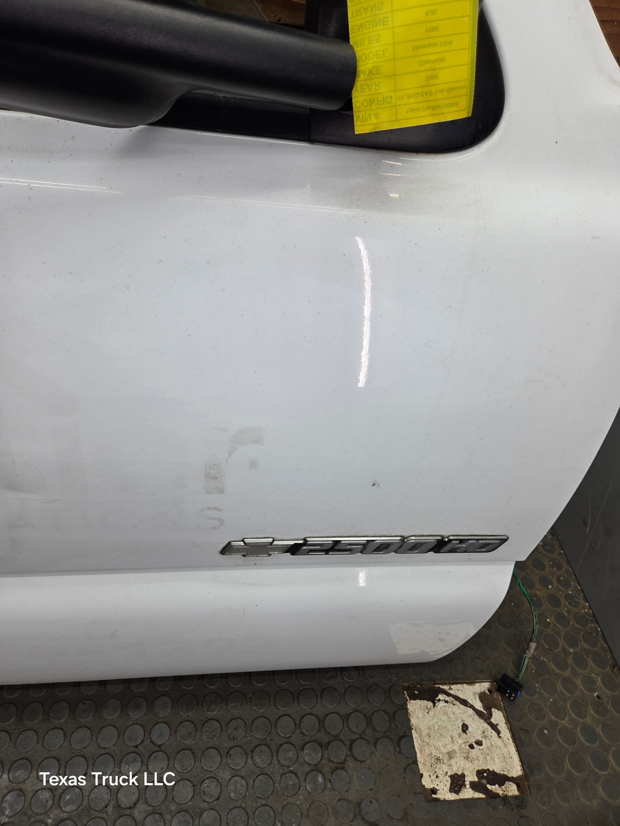 1999-2006 Chevrolet Silverado / GMC Sierra 1500 2500 3500 HD Front Passenger side Door RH