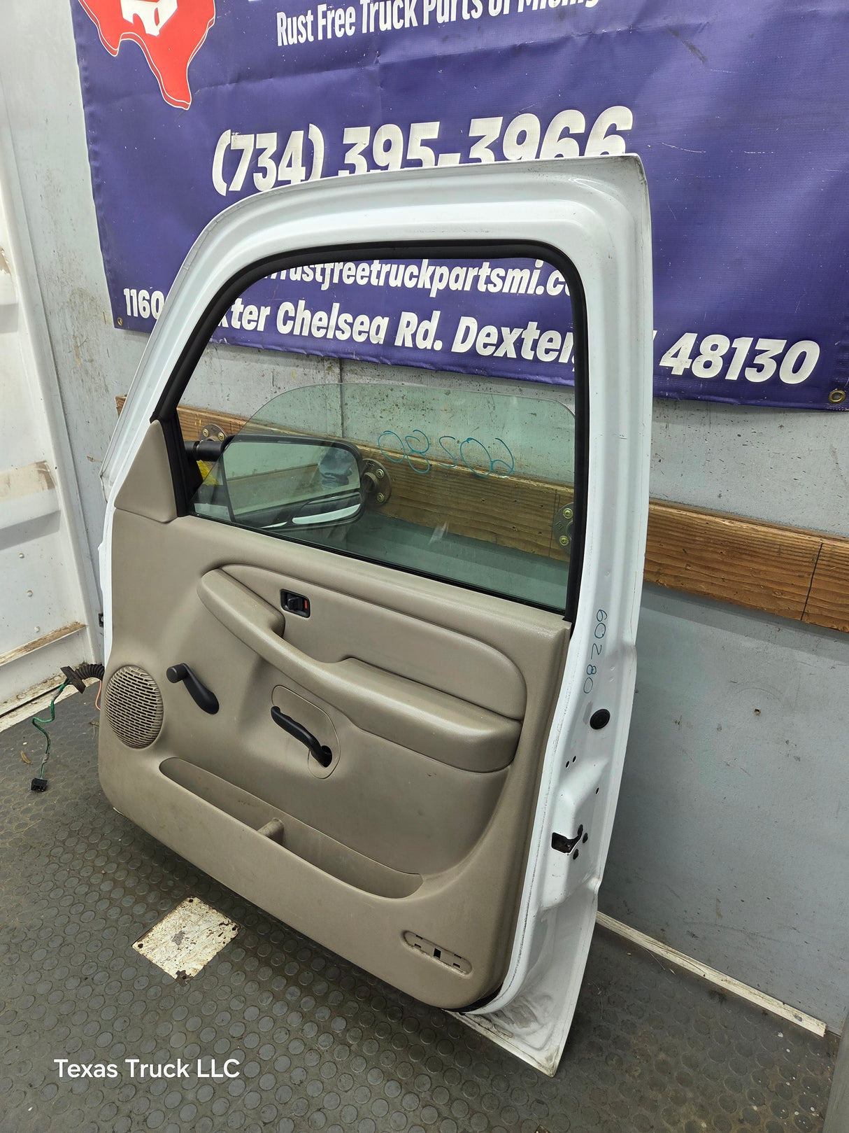 1999-2006 Chevrolet Silverado / GMC Sierra 1500 2500 3500 HD Front Passenger side Door RH