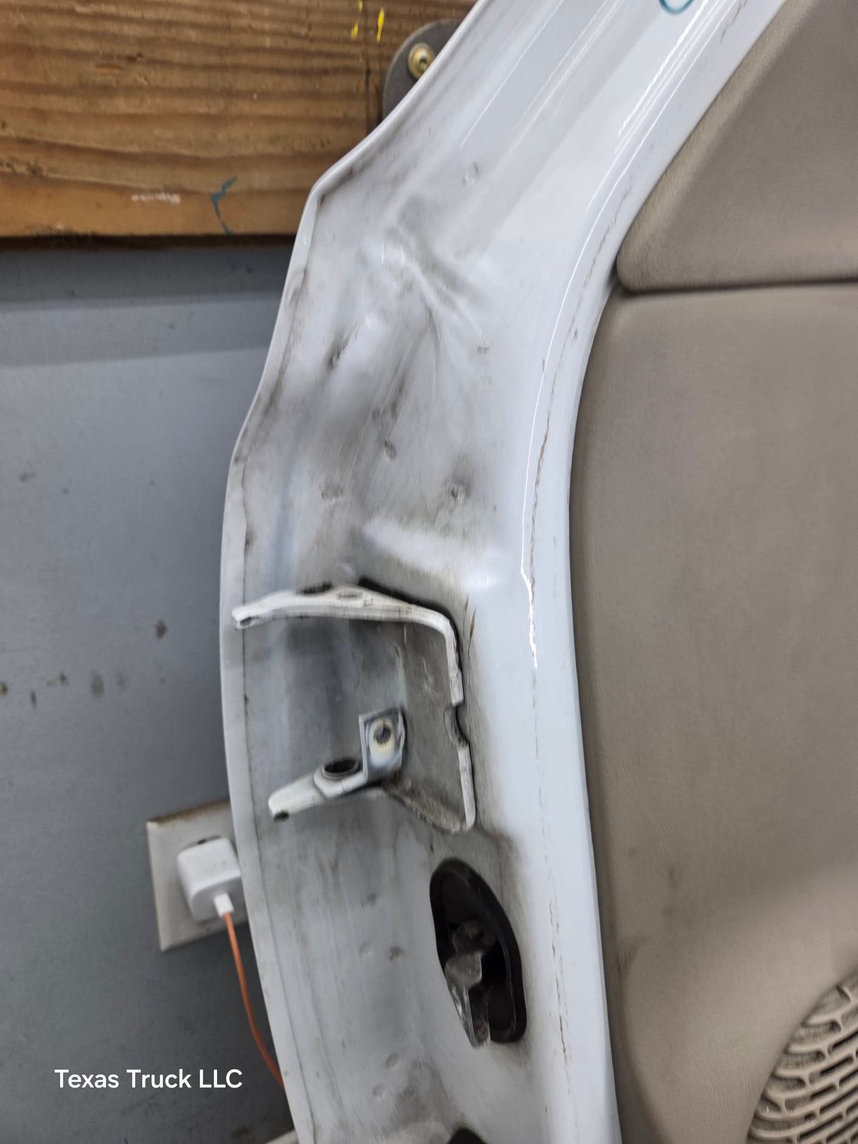 1999-2006 Chevrolet Silverado / GMC Sierra 1500 2500 3500 HD Front Passenger side Door RH