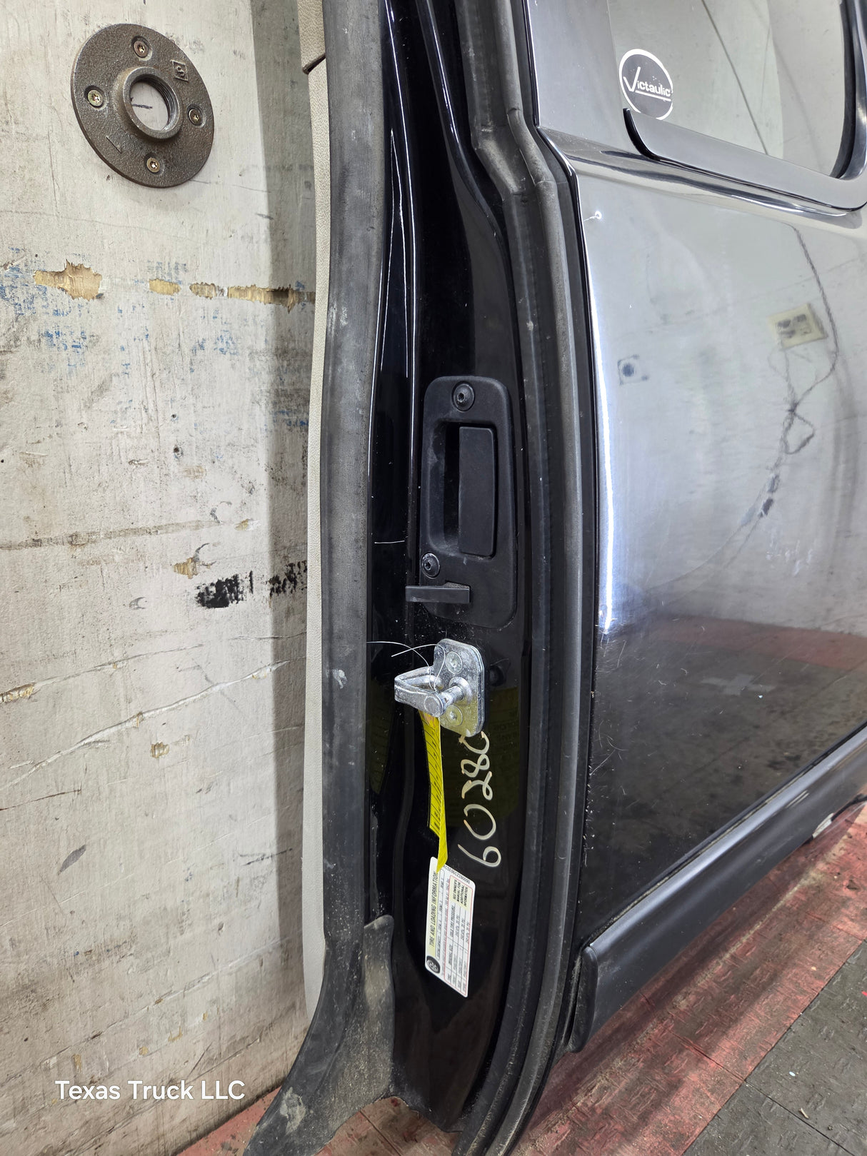 2007-2013 Chevrolet Silverado / GMC Sierra 1500 2500 3500 HD Driver Side Extended Cab LH Rear Door