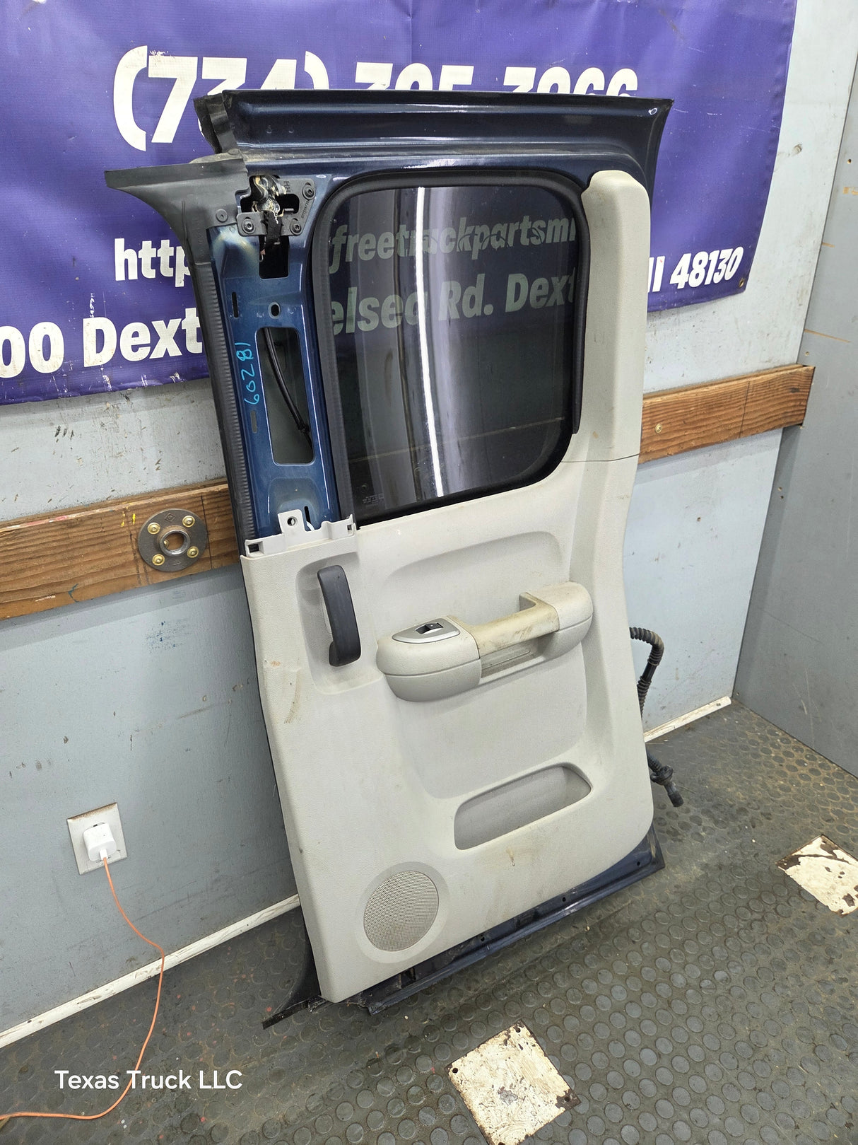 2007-2013 Chevrolet Silverado / GMC Sierra 1500 2500 3500 HD Passenger side Extended Cab RH Rear Door
