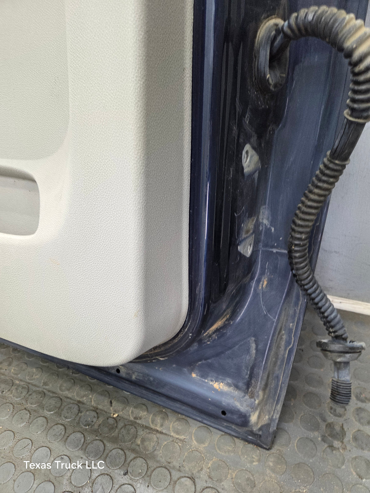 2007-2013 Chevrolet Silverado / GMC Sierra 1500 2500 3500 HD Passenger side Extended Cab RH Rear Door