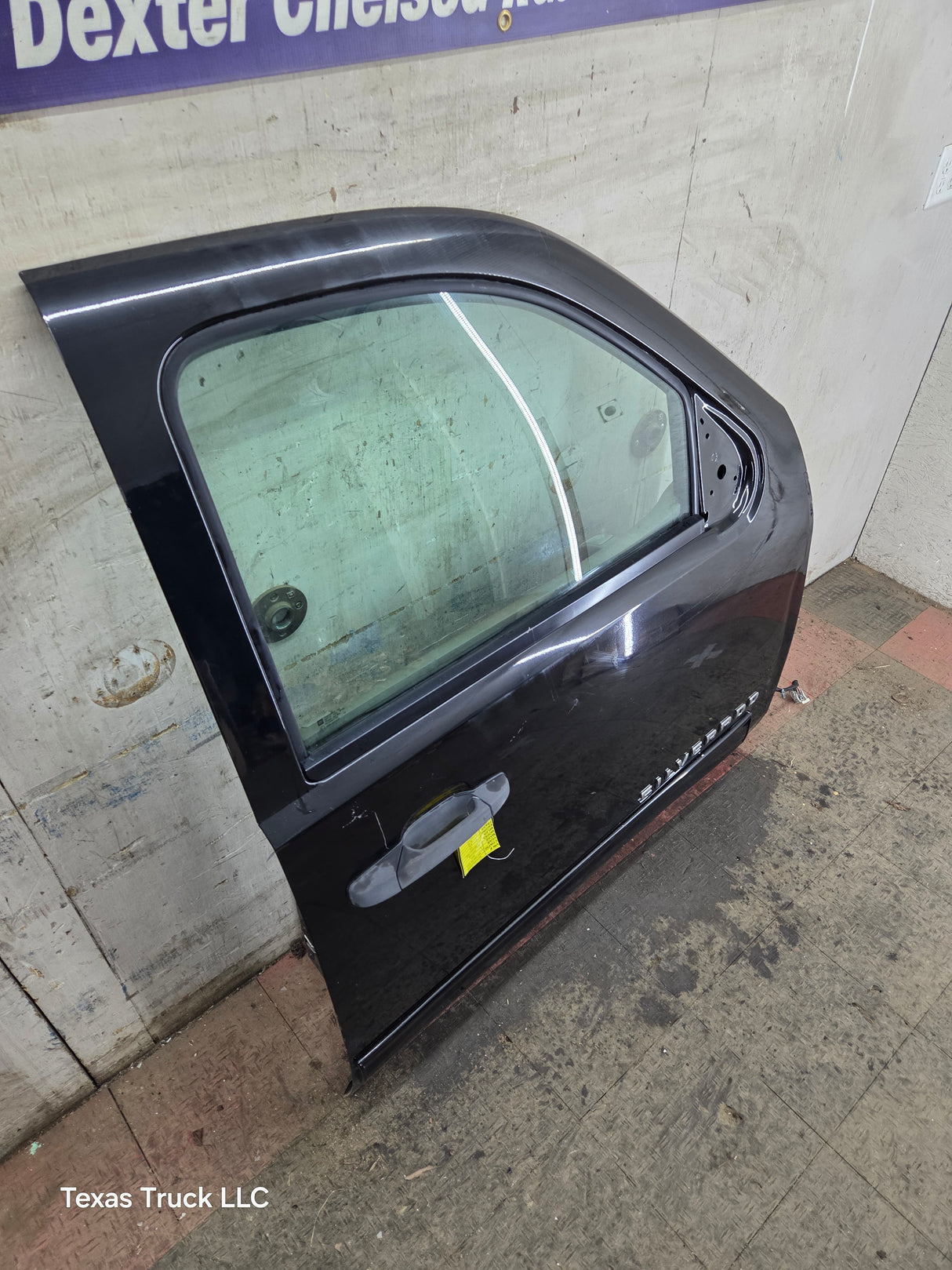 2007-2013 Chevrolet Silverado / GMC Sierra 1500 2500 3500 HD RH Front Passenger Side Door