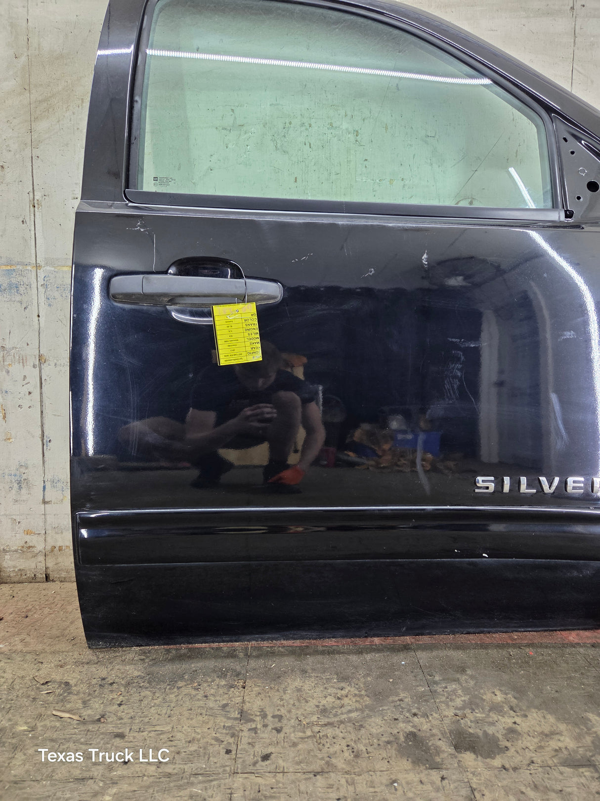 2007-2013 Chevrolet Silverado / GMC Sierra 1500 2500 3500 HD RH Front Passenger Side Door