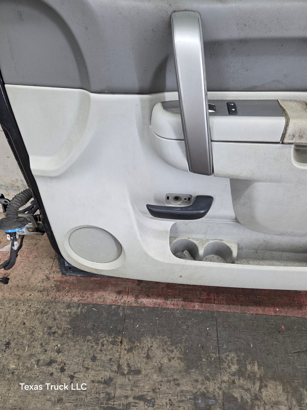 2007-2013 Chevrolet Silverado / GMC Sierra 1500 2500 3500 HD RH Front Passenger Side Door