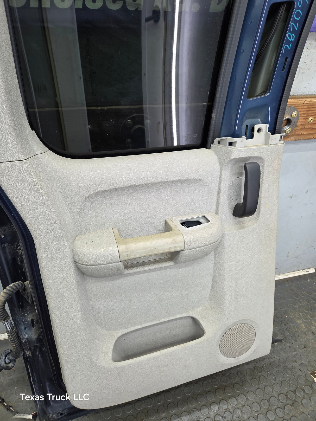 2007-2013 Chevrolet Silverado / GMC Sierra 1500 2500 3500 HD Driver Side Extended Cab LH Rear Door