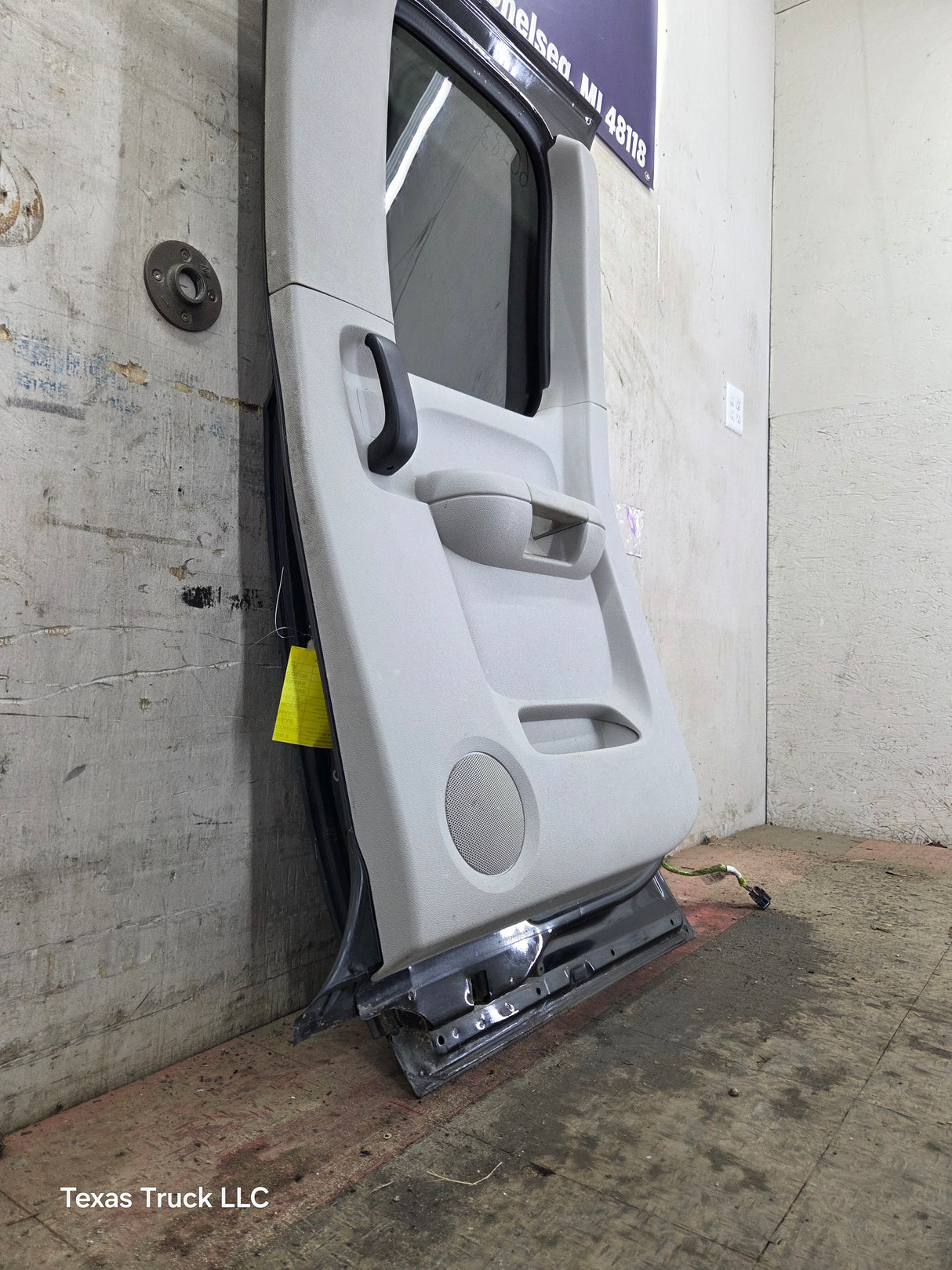 2007-2013 Chevrolet Silverado / GMC Sierra 1500 2500 3500 HD Passenger side Extended Cab RH Rear Door