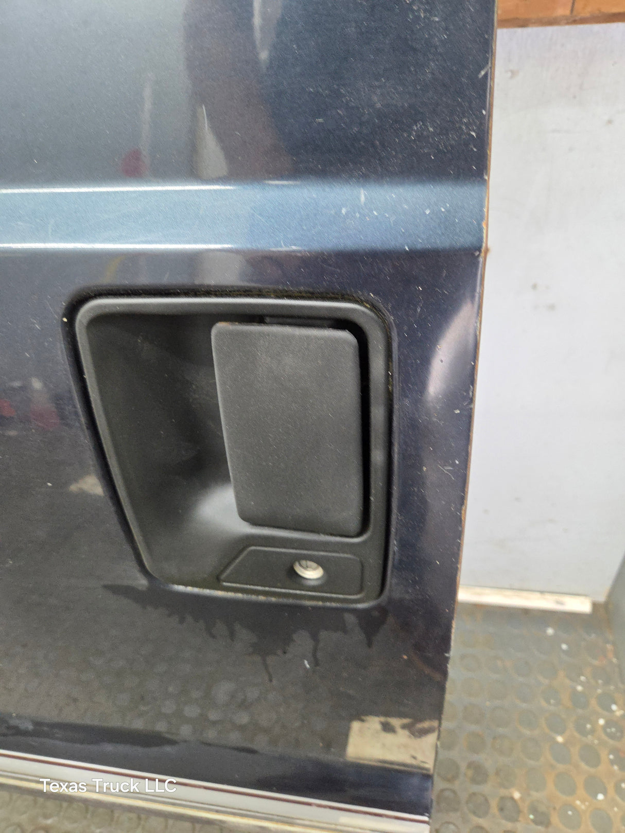 1999-2011 Ford Super Duty LH Driver Side Front Door F250 F350 F450 F550